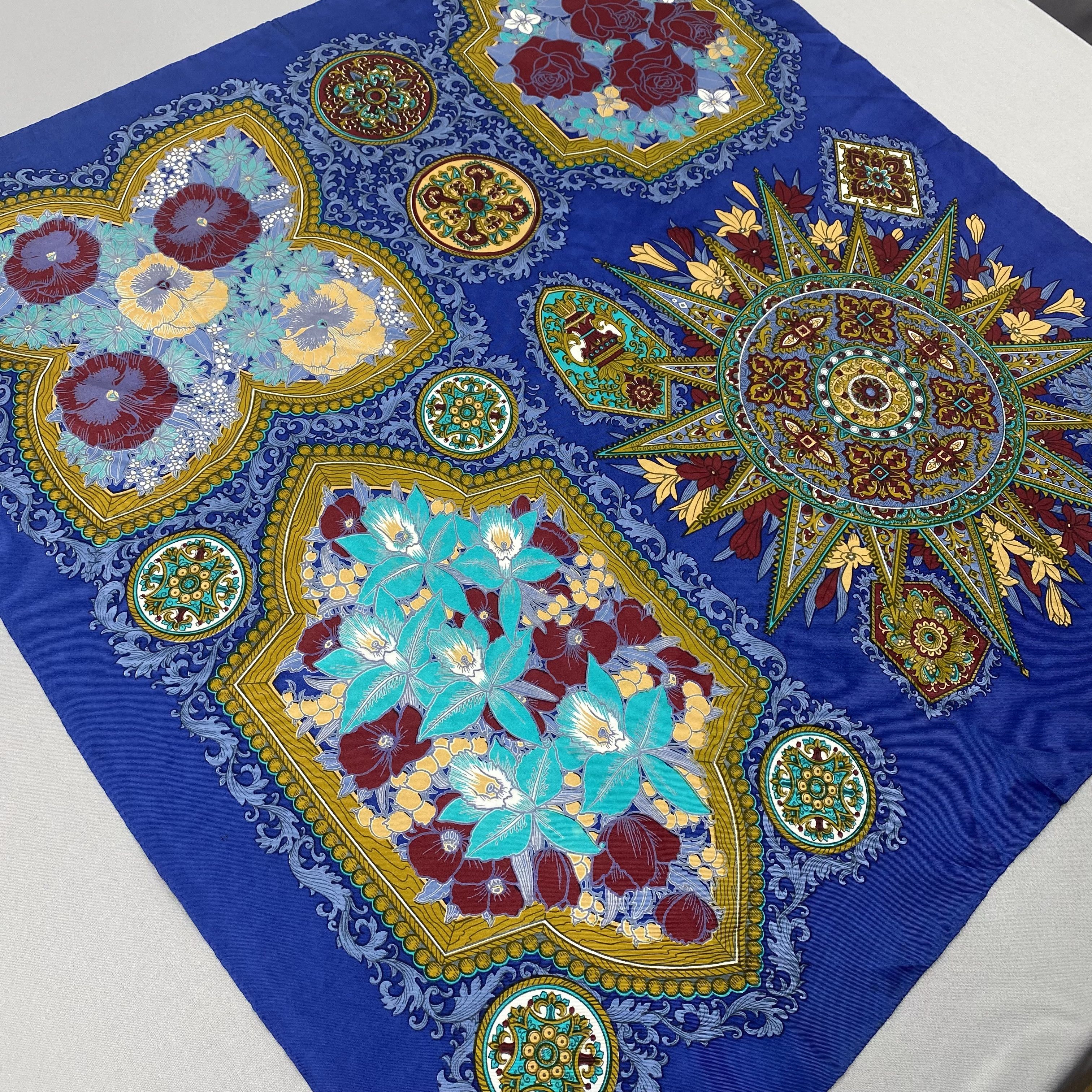 Japanese Brand Vintage Geometric Floral SILK Scarf Twill Wraps Scarves Size ONE SIZE - 4 Thumbnail