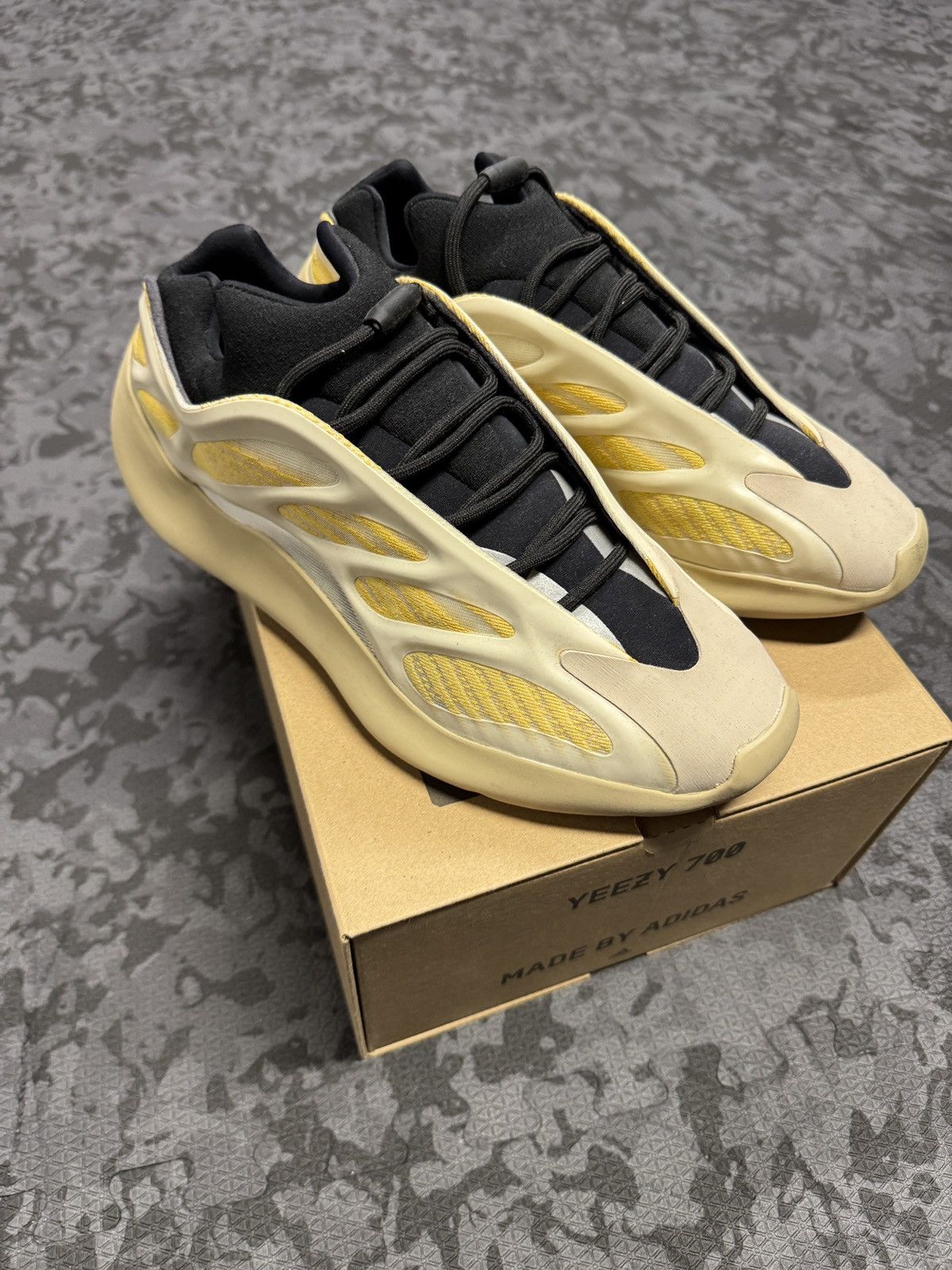 Adidas Yeezy 700 Safflower Size US 10.5 / EU 43-44 - 1 Thumbnail