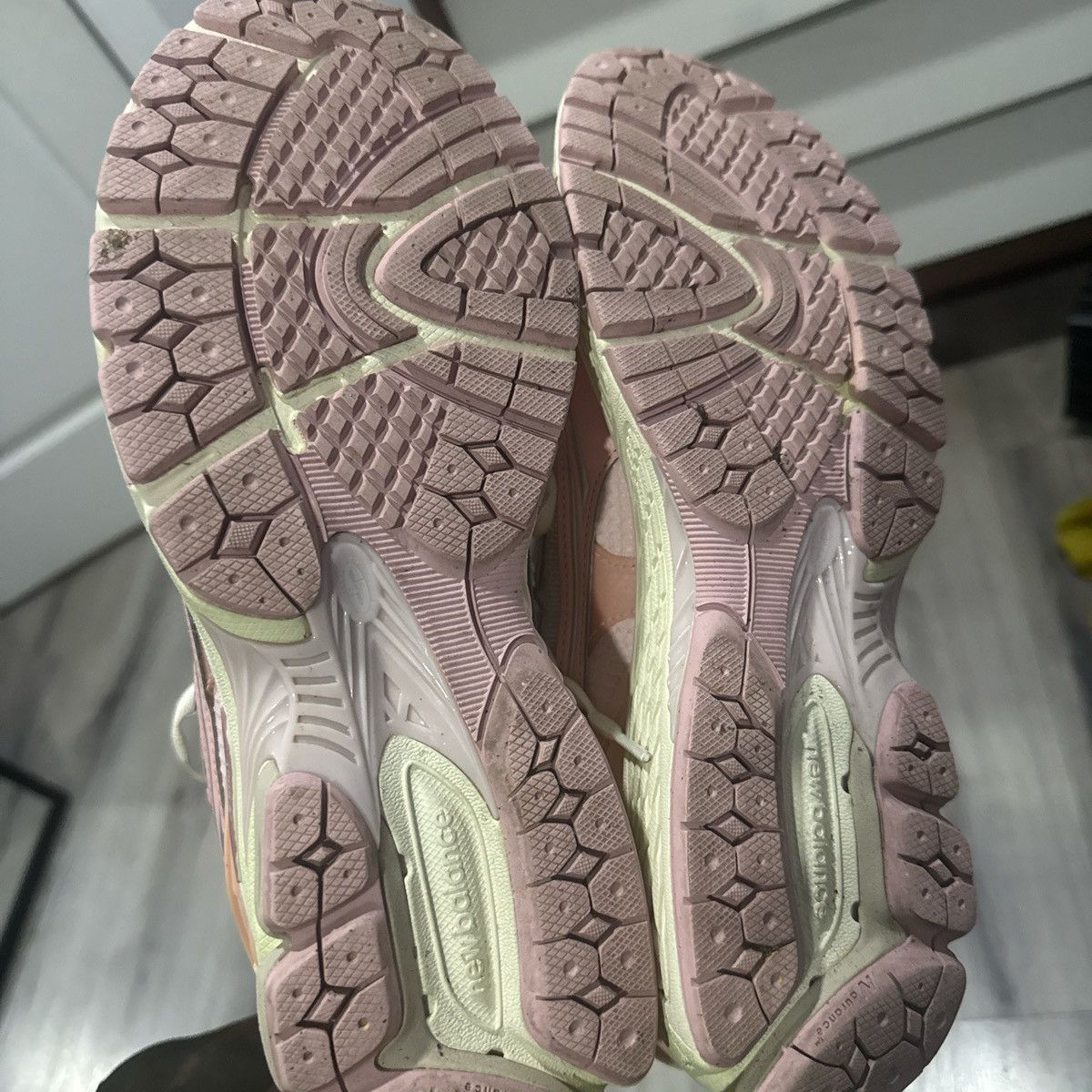 New Balance New Balance Lunar New Year Shell Pink Sneakers Size 11.5 Size US 11.5 / EU 44-45 - 5 Thumbnail