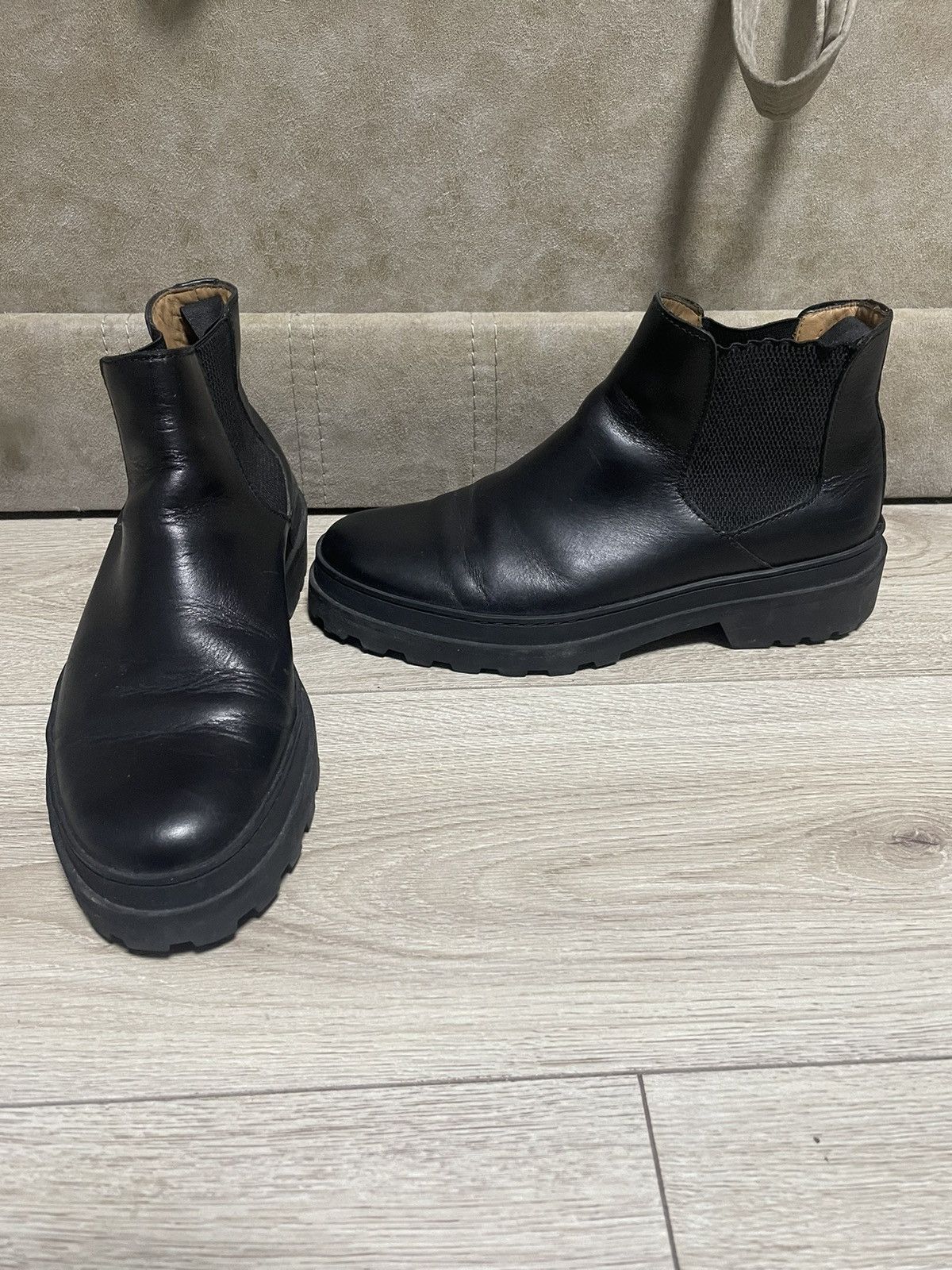 A.P.C. APC Leather Chelsea Black Classic Boot 27.5 cm Size US 10 / EU 43 - 1 Thumbnail