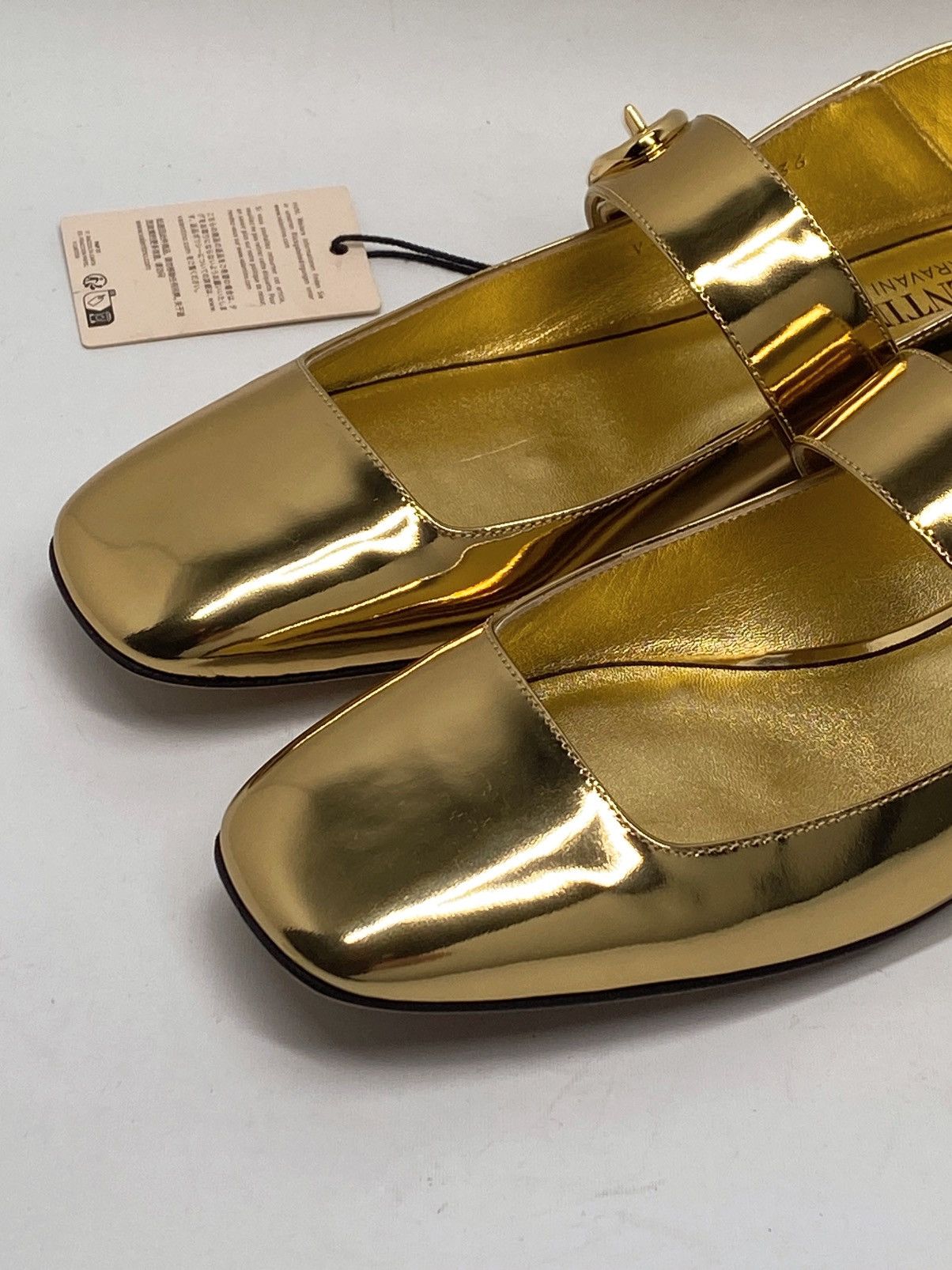 Valentino Valentino Garavani VLogo Mary-Jane ballerina shoes size 36 Size US 6 / IT 36 - 9 Thumbnail