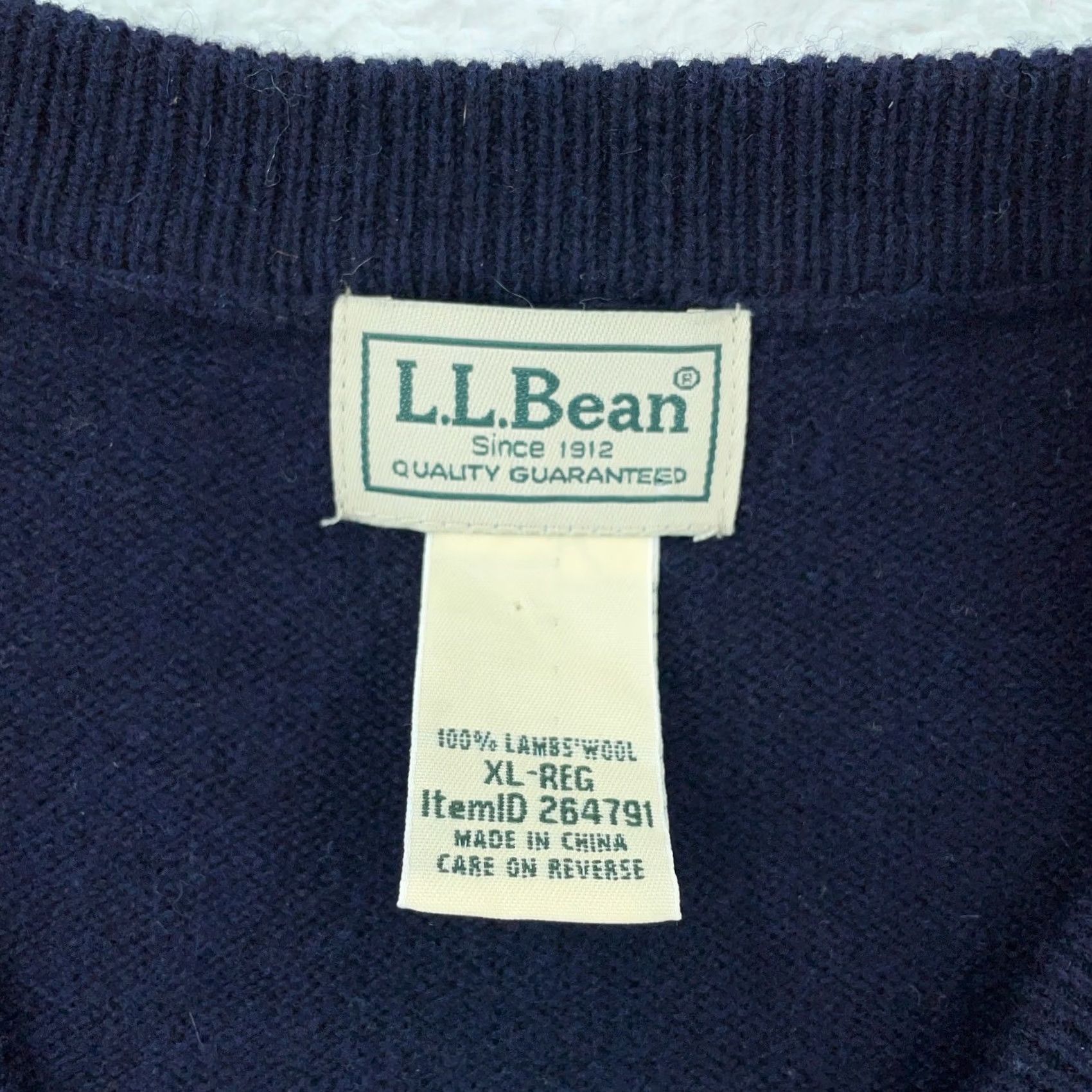 Vintage L.L. Bean Sweater Vest Mens XL Navy Blue Knit V-Neck Lambswool Pullover Casual Outdoor Wool - 100% Lambswool Size US XL / EU 56 / 4 - 3 Thumbnail