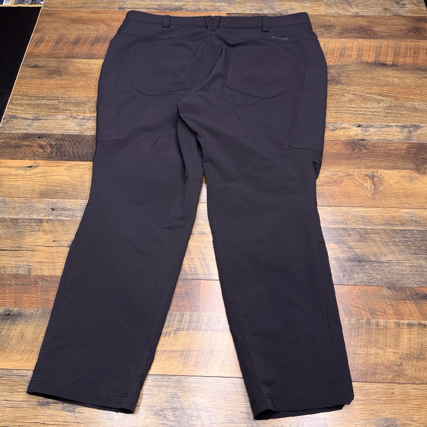 Vintage Duluth Pants Womens 22W 31 Black Hiking Nylon Zip Pocket Fleece Lined Cargo Straight Regular Plus Rise High Size 40" / US 18 - 2 Thumbnail