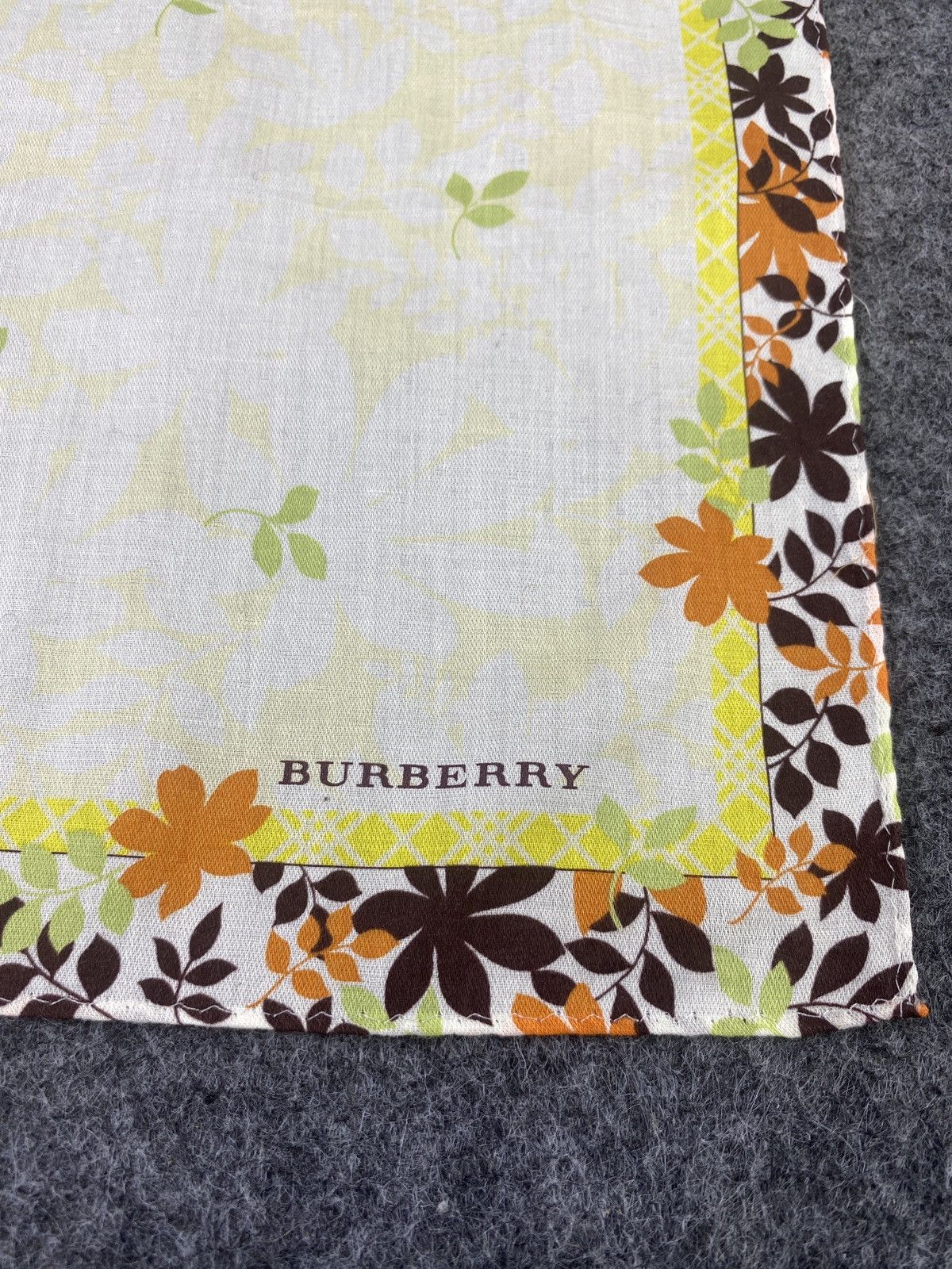 Burberry × Vintage Burberry Handkerchief / Bandana / Neckerchief- B013 Size ONE SIZE - 5 Thumbnail