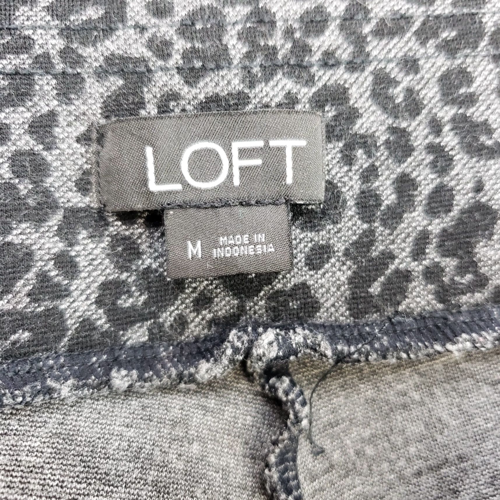 Loft LOFT Ann Taylor Womens Ponte Knit Leggings Sz Medium Black Gray Animal Print Size 32" / US 10 / IT 46 - 7 Thumbnail