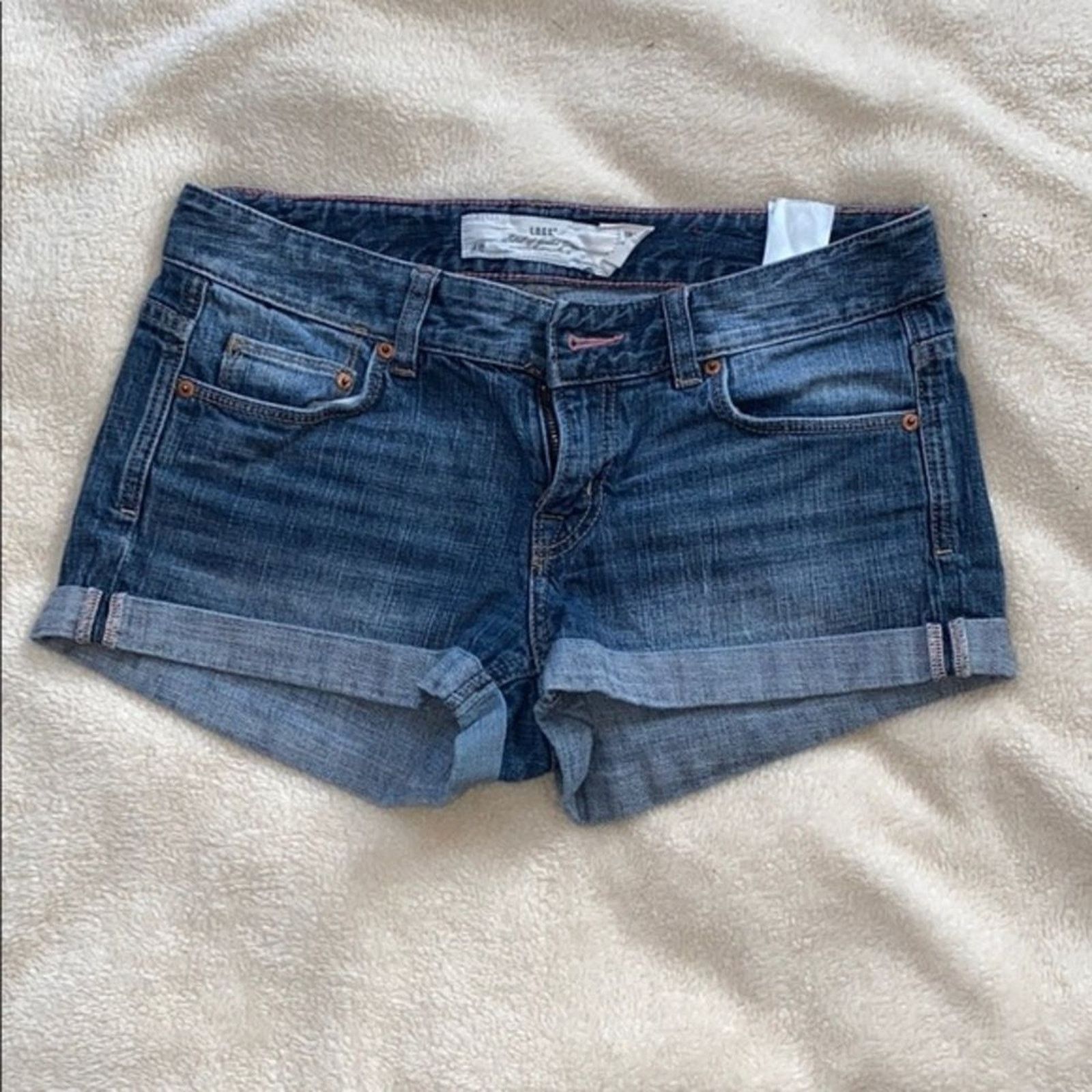 H&M L.O.G.G. by H&M Short Rolled Hem Denim Shorts | Sz 28 Size 28" / US 6 / IT 42 - 2 Thumbnail