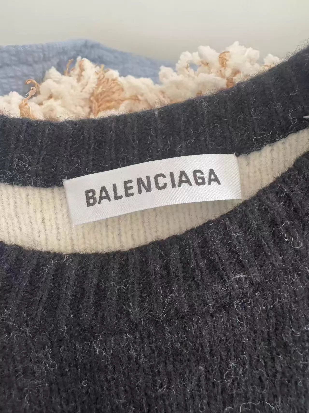 Balenciaga Balenciaga Authentic Sweater XS Size XS / US 0-2 / IT 36-38 - 2 Thumbnail