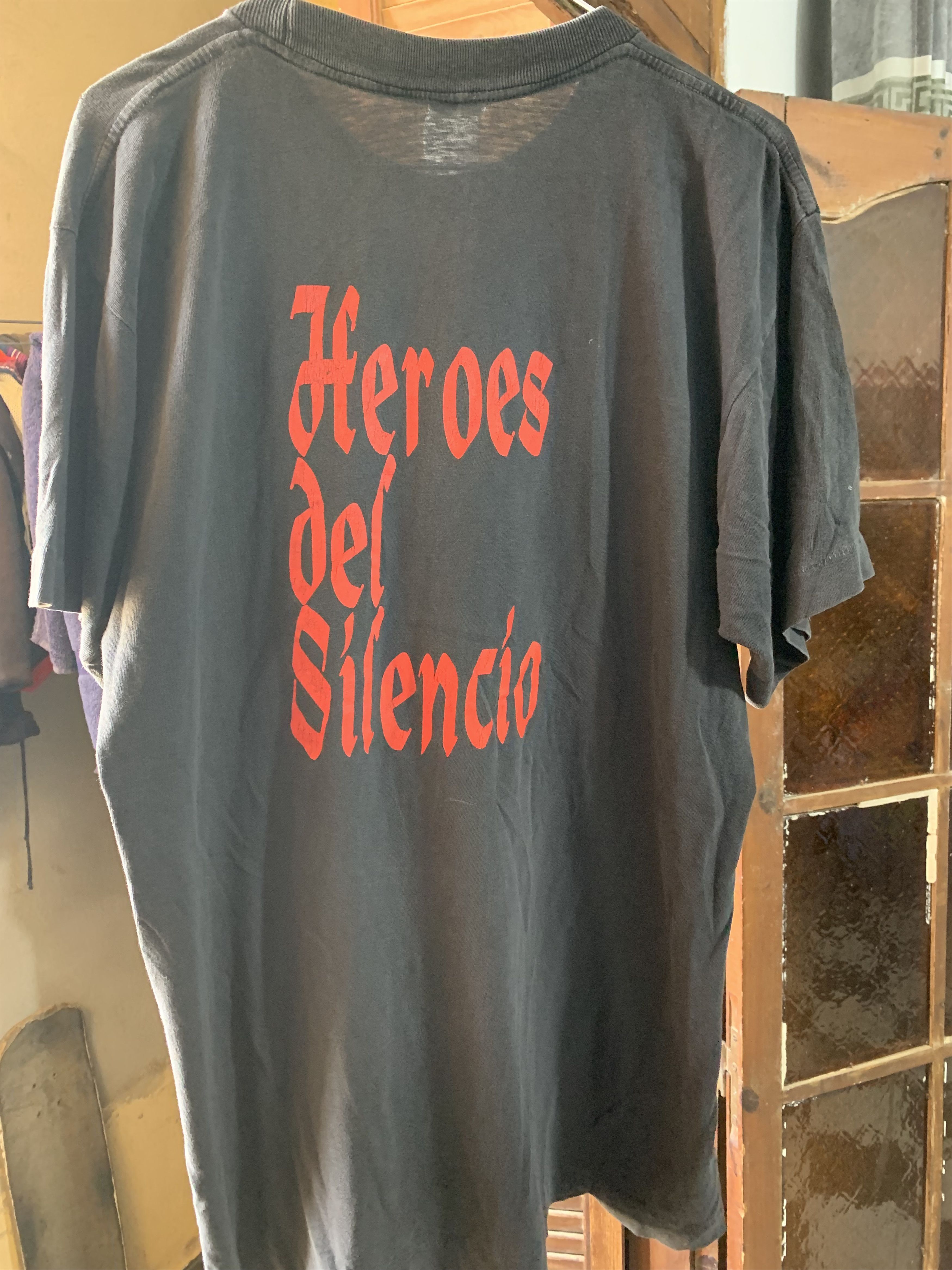 Band Tees Vintage rare Heroes Del Silencio single stitch Size US L / EU 52-54 / 3 - 5 Thumbnail
