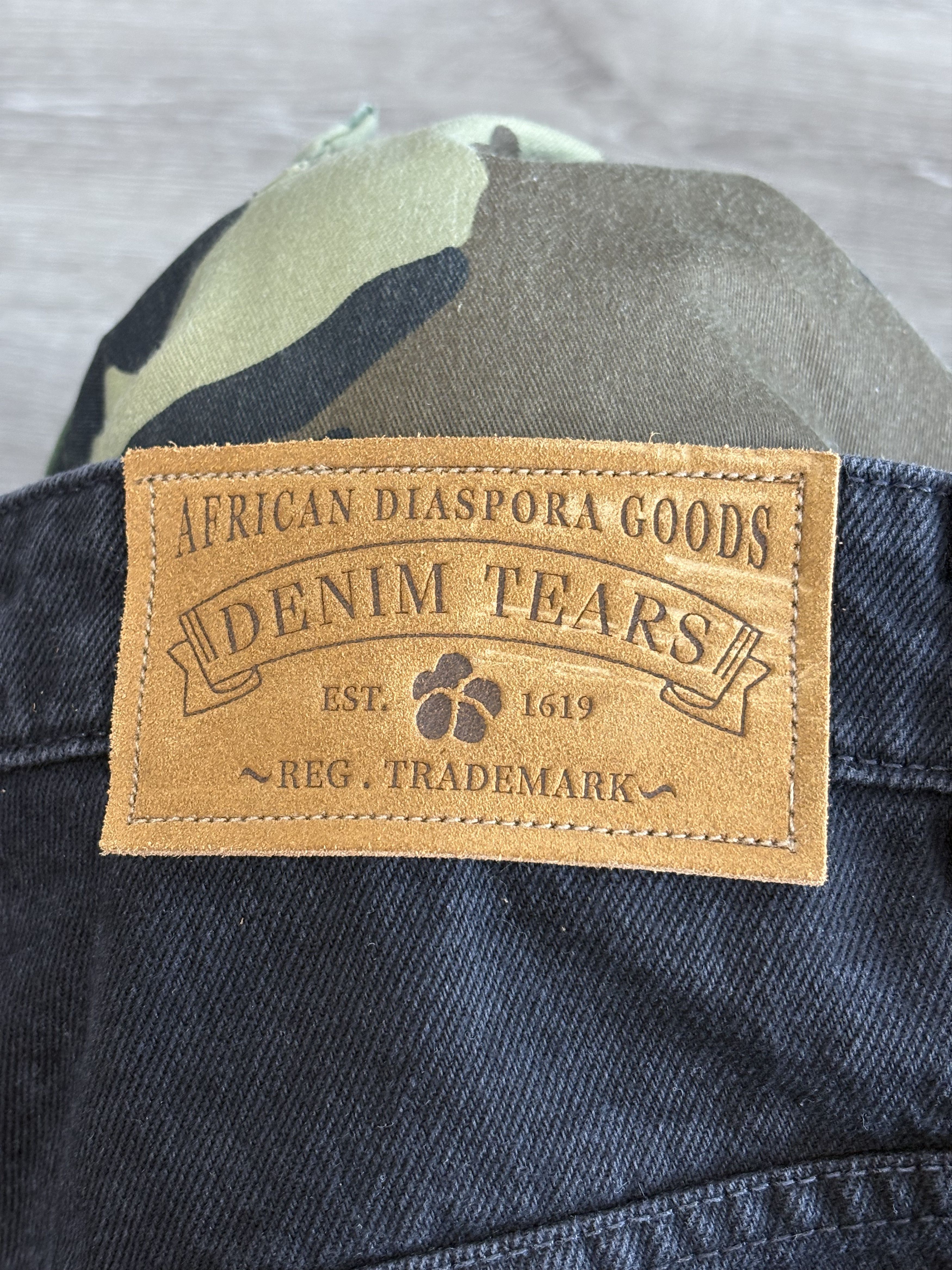DENIM TEARS Denim Tears "The Cotton Wreath" Jean Short (Black) Size US 32 / EU 48 - 4 Thumbnail