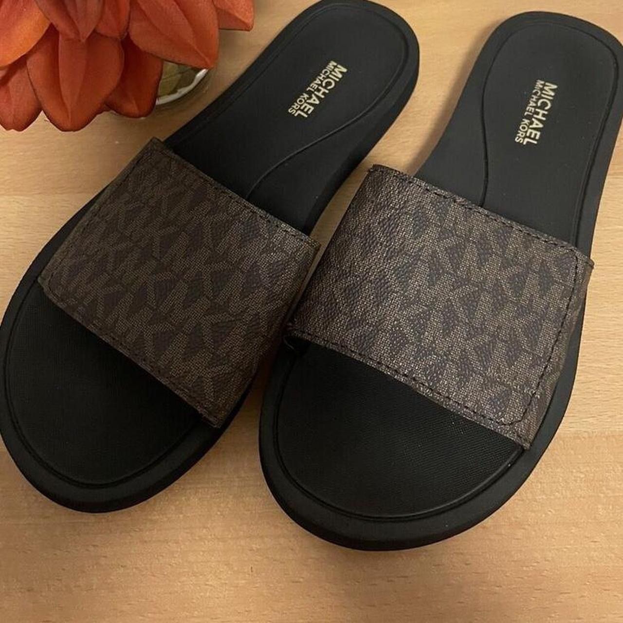 Michael Kors Michael Kors Signature Logo Print Wade Slides Size US 7 / IT 37 - 1 Thumbnail