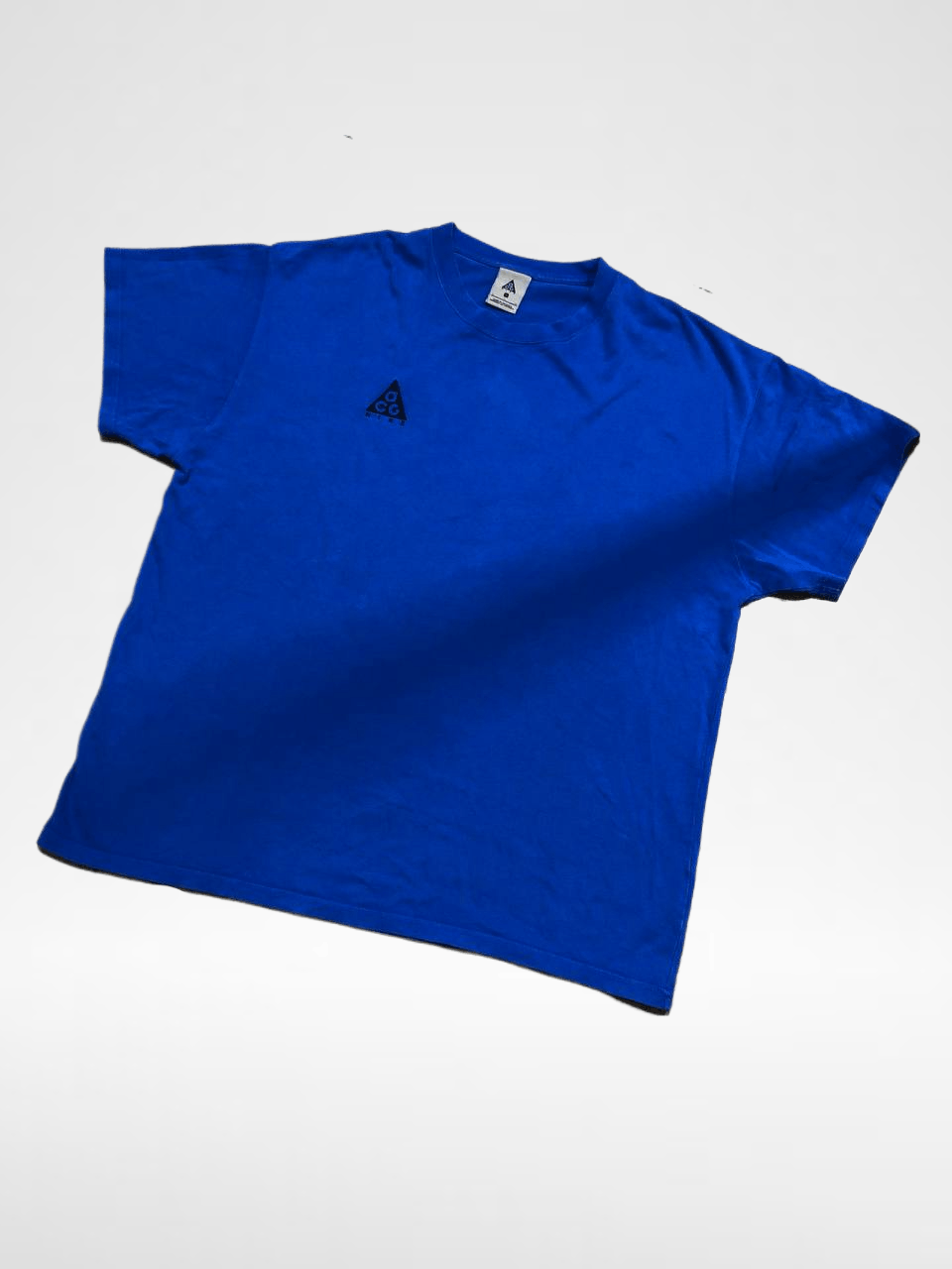 Nike ACG Logo Size XL Blue T-Shirt Nike ACG Y2K Vintage Size US XL / EU 56 / 4 - 1 Thumbnail