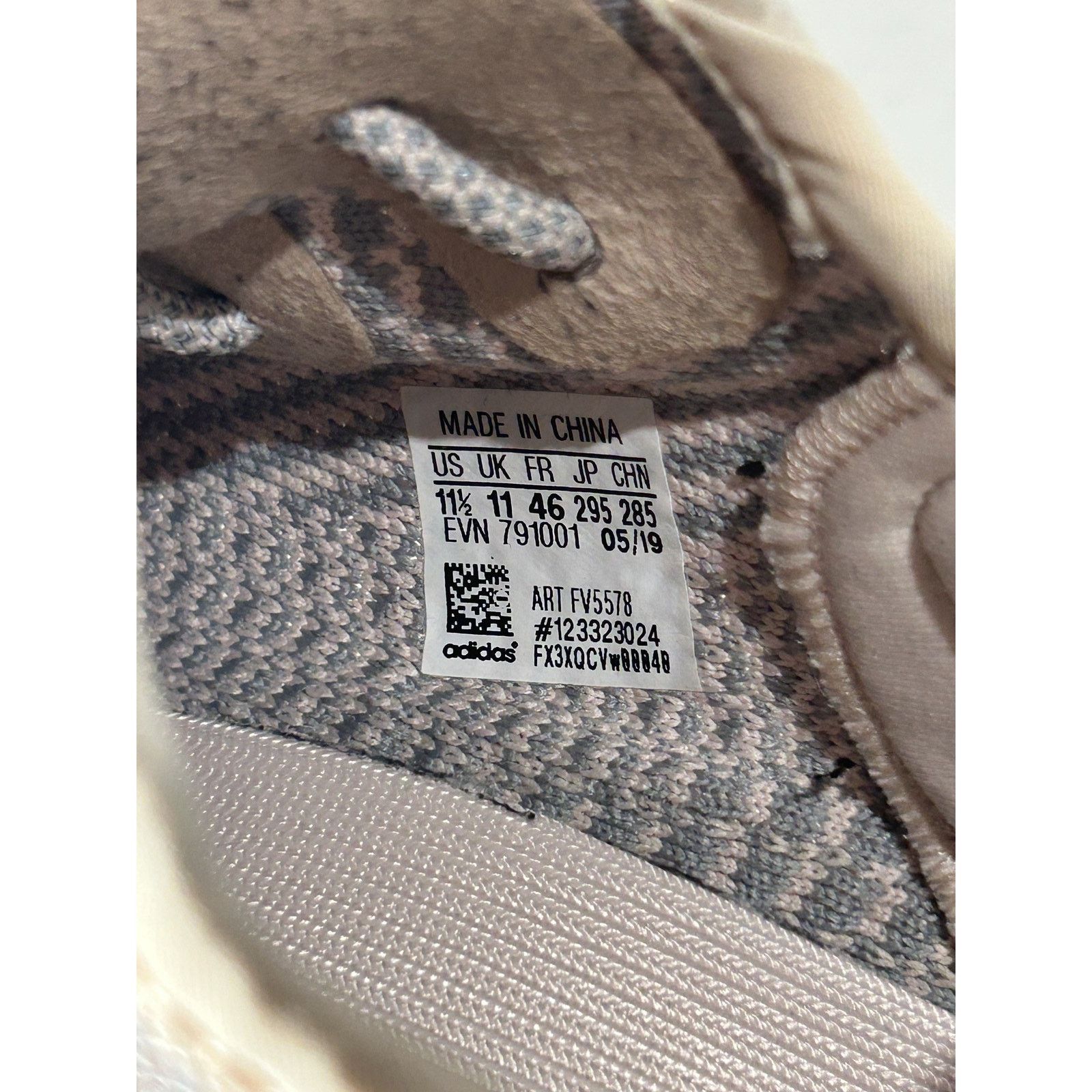 Adidas ADIDAS YEEZY BOOST 350 V2 SYNTH SIZE 11.5 PREOWNED Size US 11.5 / EU 44-45 - 5 Thumbnail