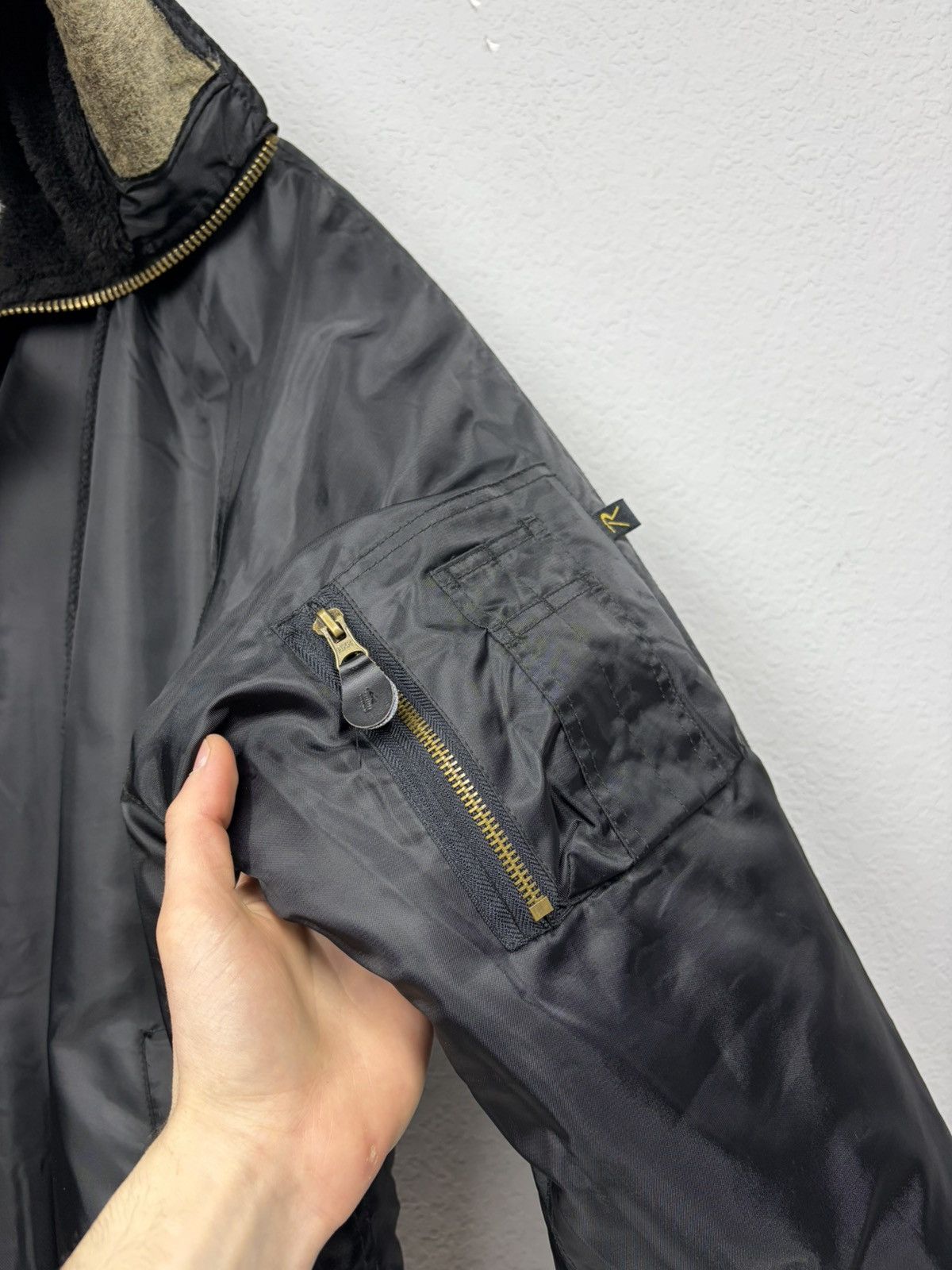 If Six Was Nine Vintage Rick Owens Vibe Black Bomber Jacket Faux Fur Collar Size US L / EU 52-54 / 3 - 14 Thumbnail