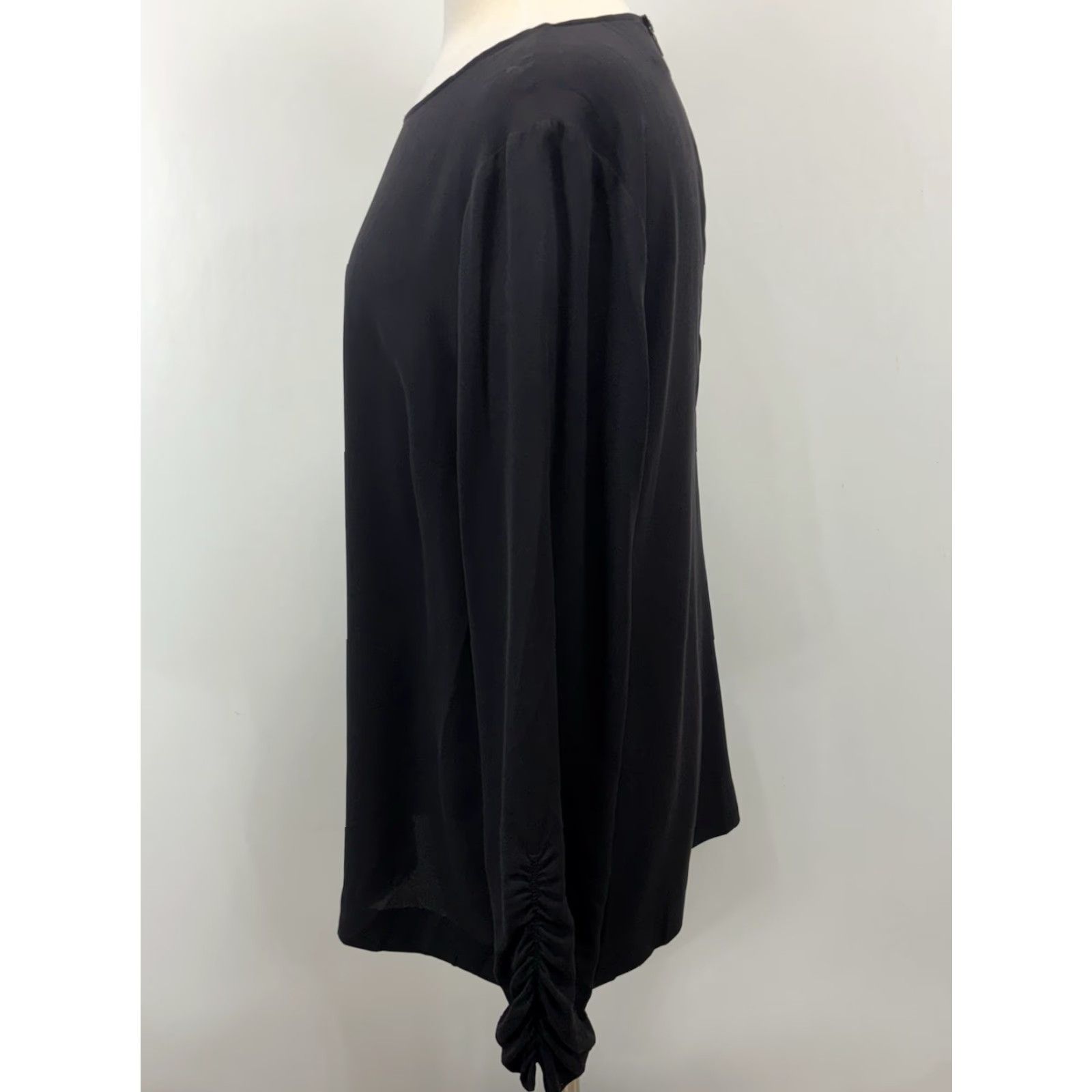 Tory Burch Vintage Tory Burch Women's Silk Blouse Sz 12 Black Tunic Long Sleeve Round Neck Classic Designer Size XL / US 12-14 / IT 48-50 - 2 Thumbnail