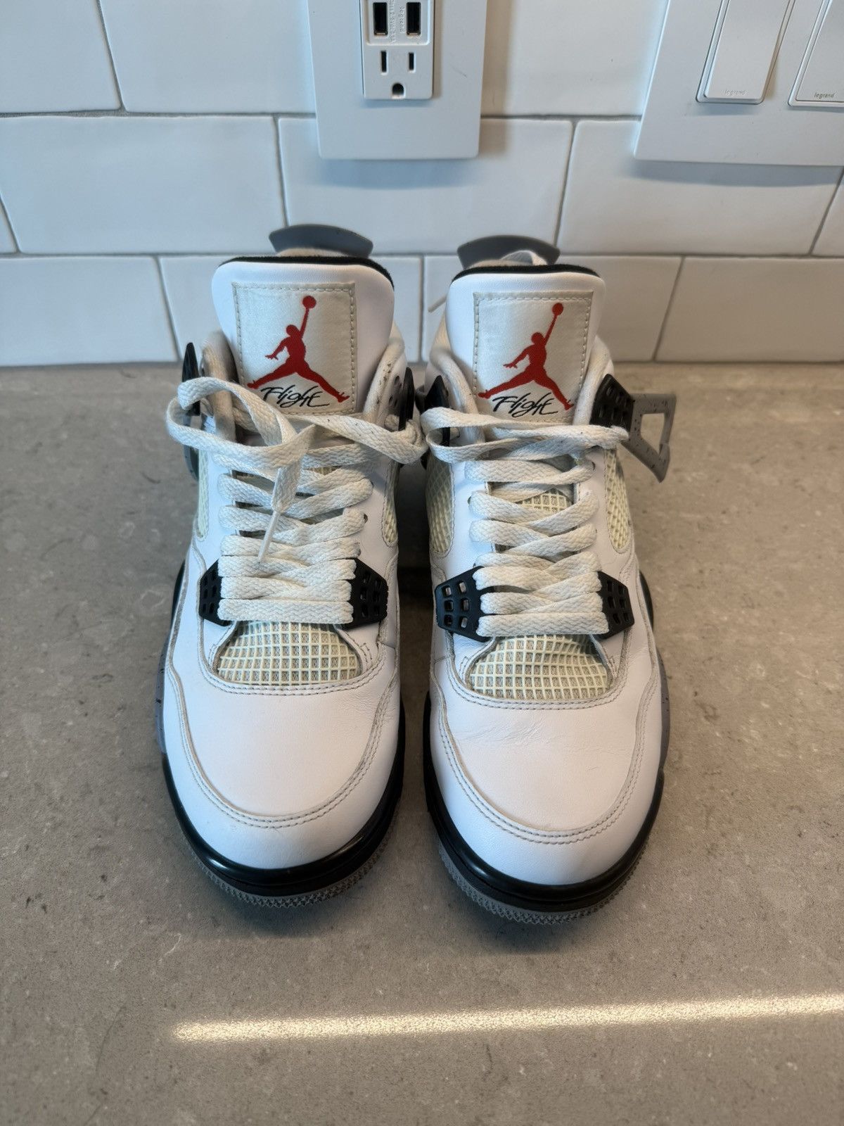 Jordan Brand Size 7.5 - Nike Air Jordan Retro 4 White Cement Size US 7.5 / EU 40-41 - 3 Thumbnail