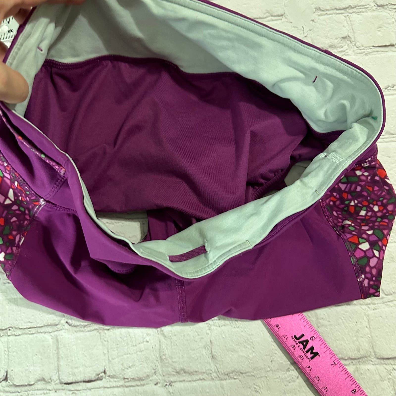 Lululemon lululemon shorts size 6 Size 28" / US 6 / IT 42 - 5 Thumbnail