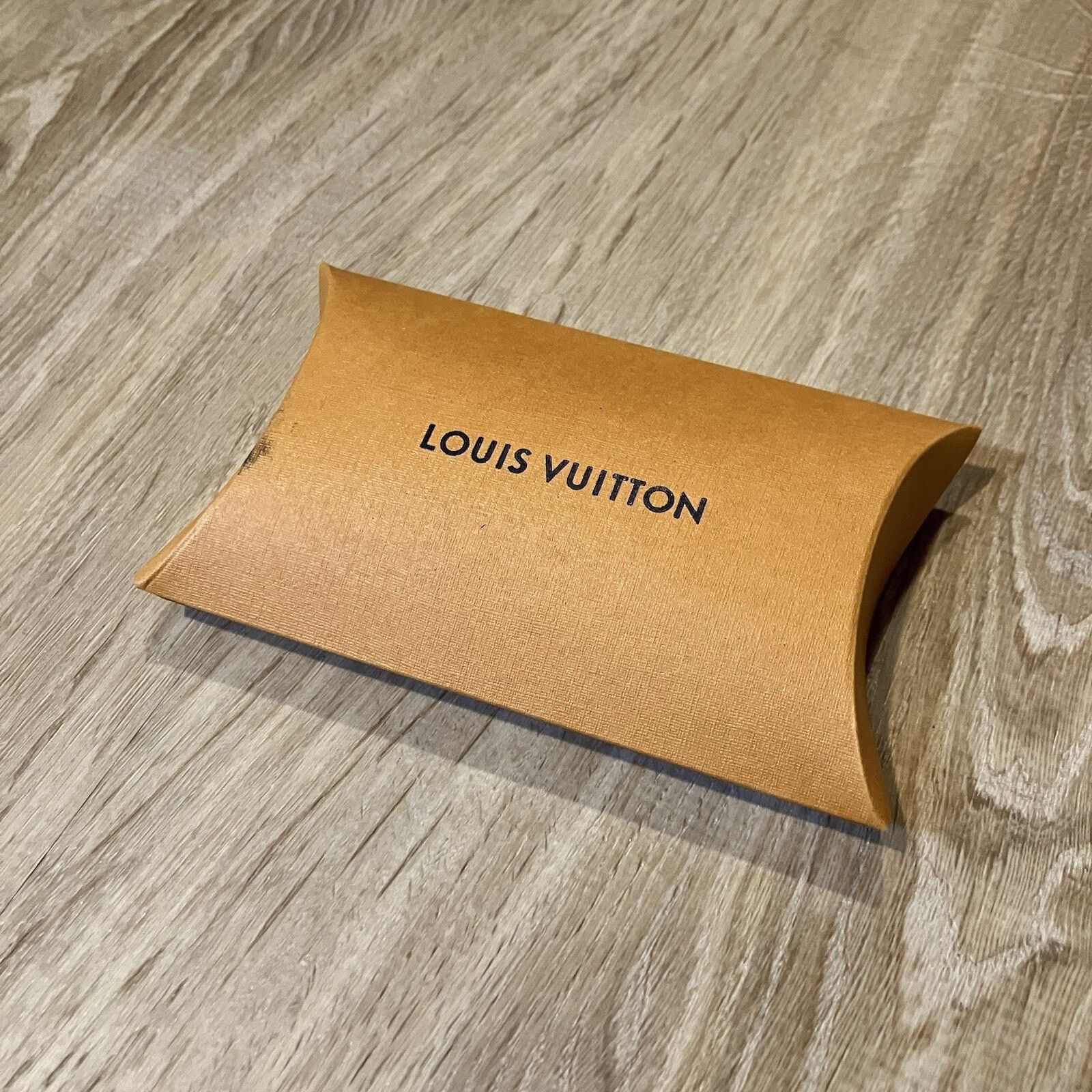 Louis Vuitton Louis Vuitton Rivoli White Silver High Top CLEAN Strap Size US 8 / EU 41 - 4 Thumbnail