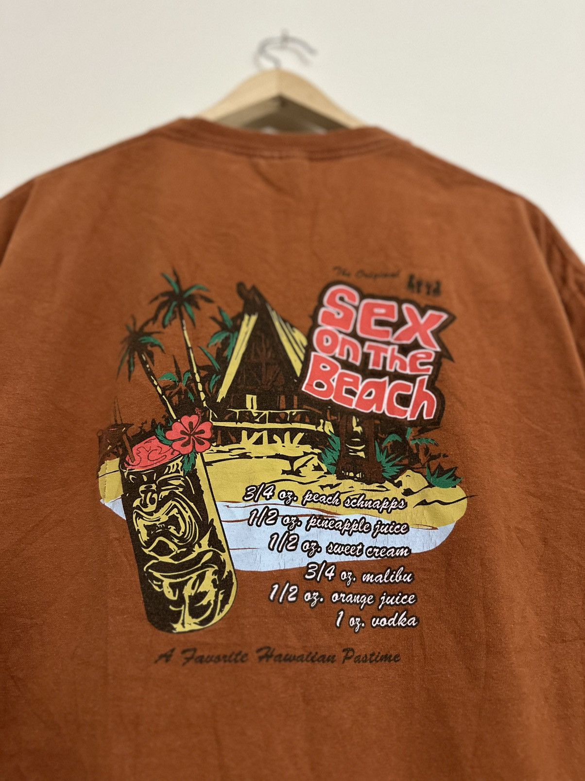 Vintage Vintage 90s Sex On The Beach Graphic Cocktail Heavy T-shirt Size US XL / EU 56 / 4 - 6 Thumbnail