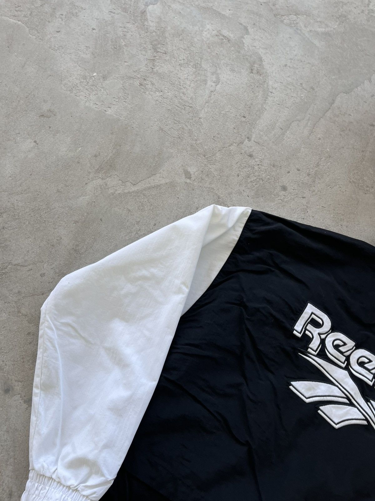 Reebok Reebok Track Jacket Black White Retro logo Sportswear Y2K Size US L / EU 52-54 / 3 - 11 Thumbnail