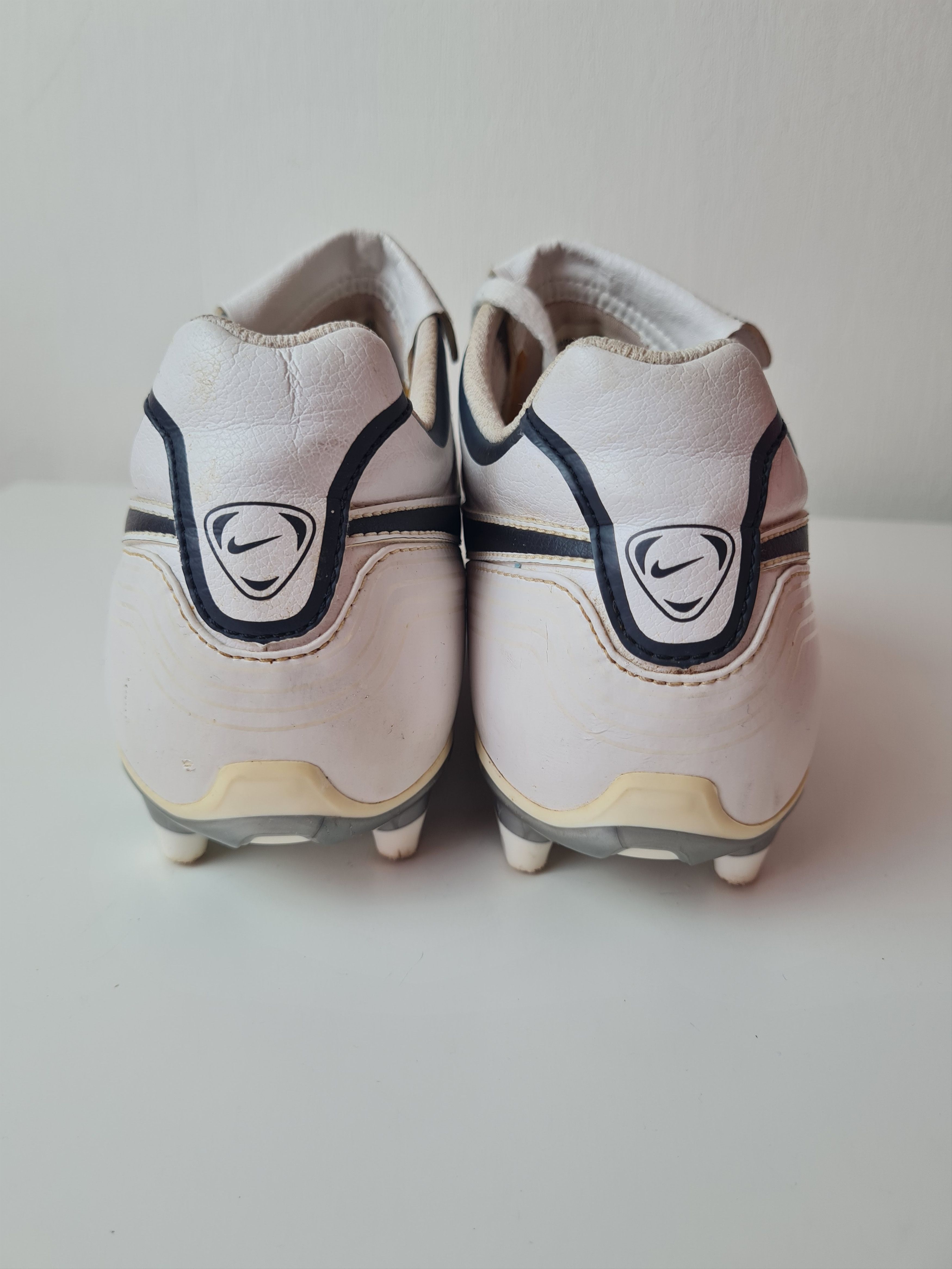 Nike Vintage Nike Tiempo Natural VT soccer cleats shoes size 44 Size US 11 / EU 44 - 16 Thumbnail