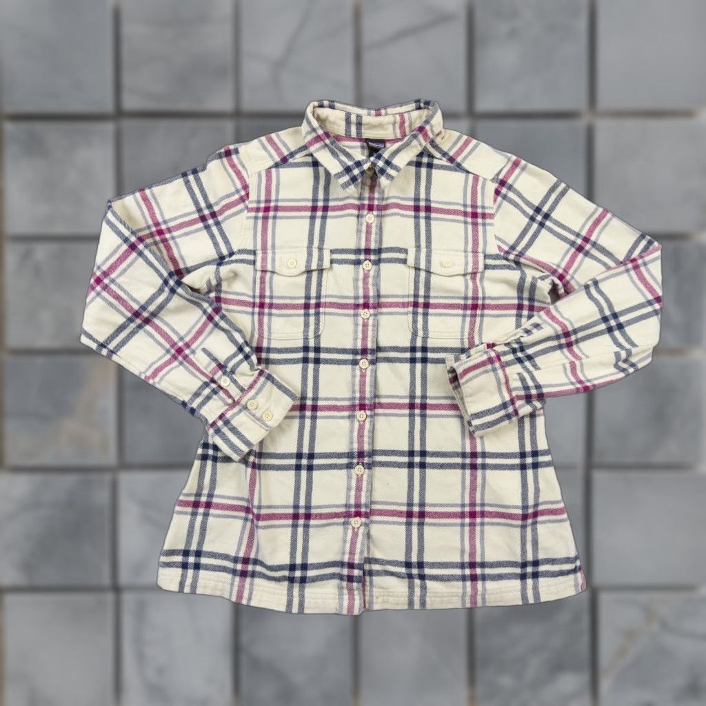 Patagonia Patagonia Shirt Womens 12 White Fjord Flannel Long Sleeve Button Down Ladies Size XL / US 12-14 / IT 48-50 - 1 Thumbnail