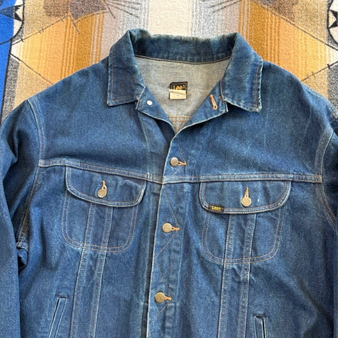 Lee **VINTAGE 80’s LEE DENIM JEAN JACKET MEN’S SIZE 48 BLUE WOLF GRAPHIC** User: Vintage 80’s Lee Denim Jean Jacket Men’s Size 48 Blue Wolf Graphic Size US 32 / EU 48 - 5 Thumbnail