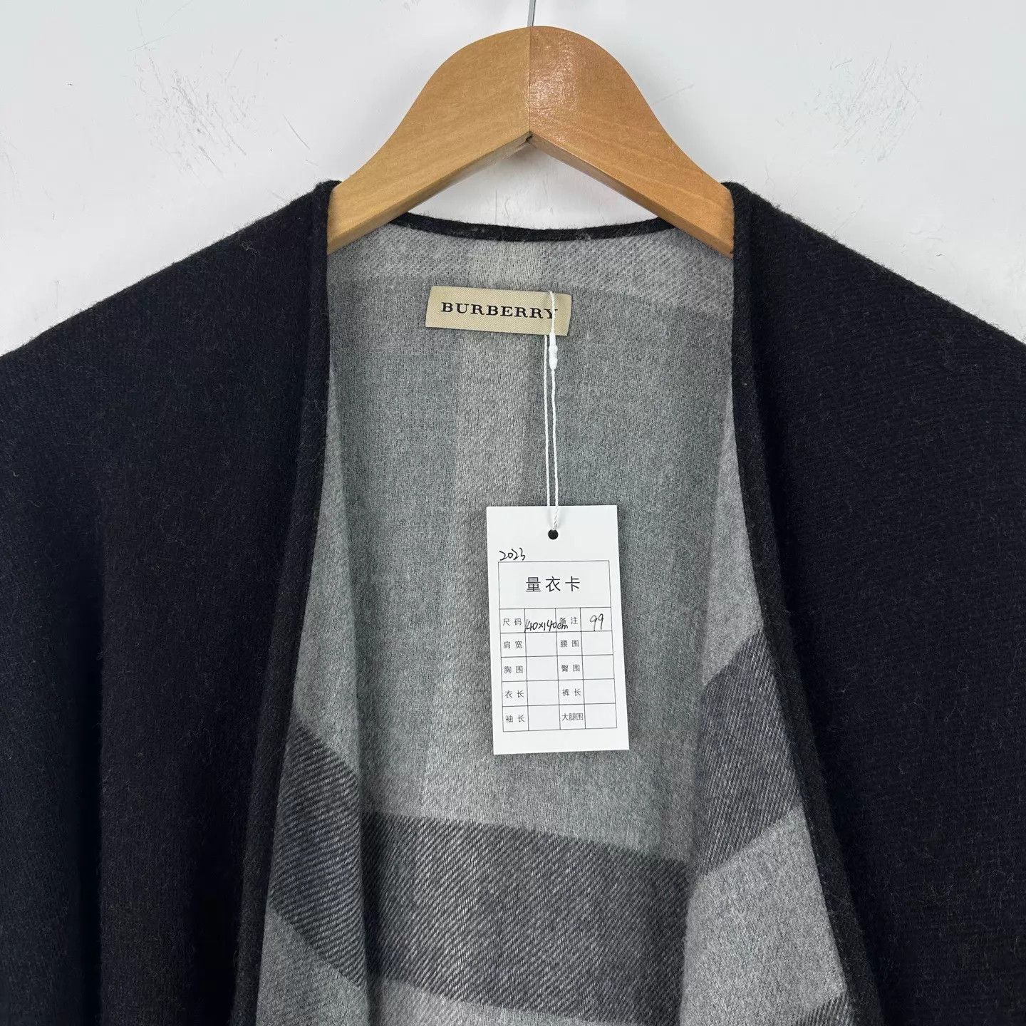 Burberry Burberry Wool Check Cape Shawl 140x140cm Flaws 2023 Size ONE SIZE - 3 Thumbnail