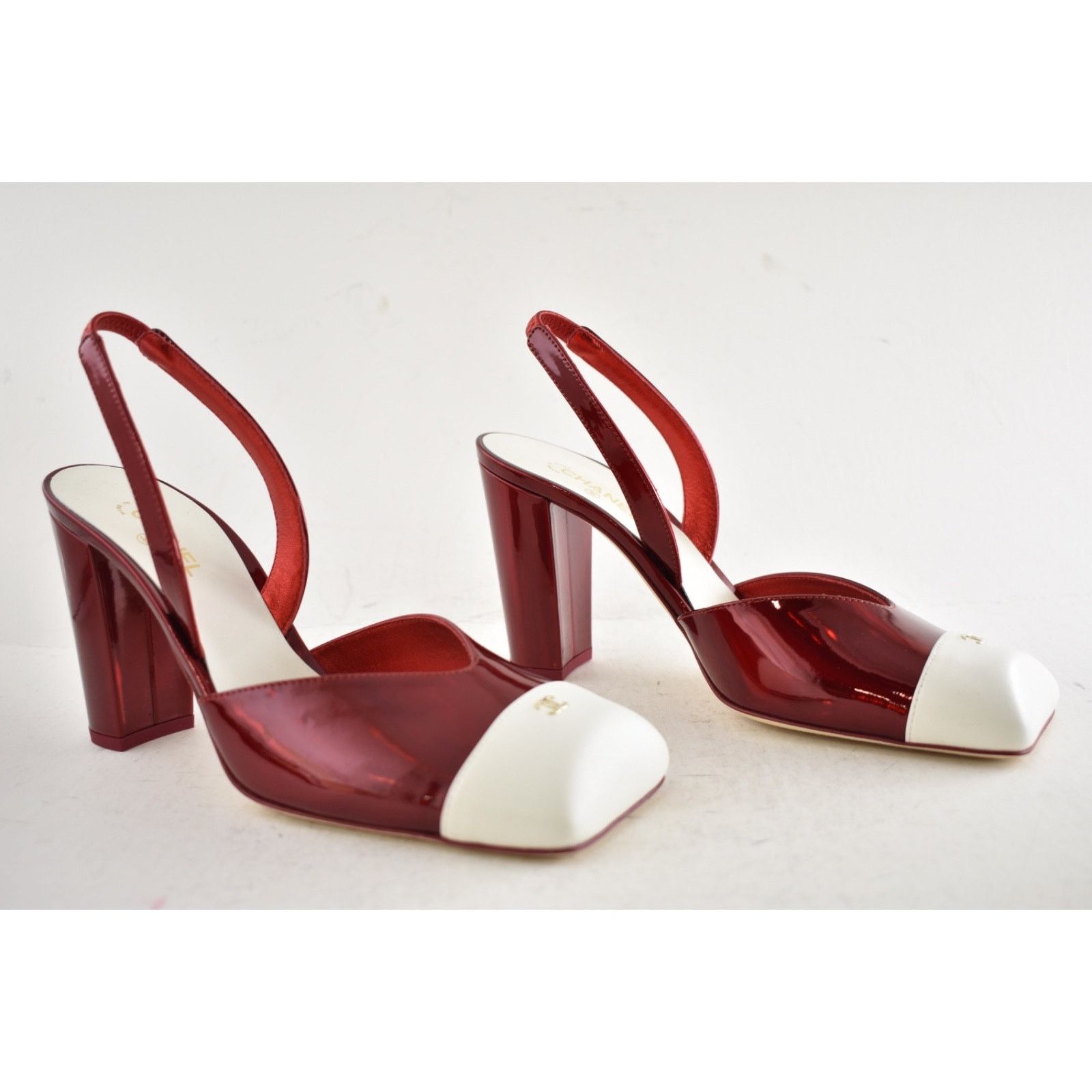 Chanel Chanel Red Square Toe CC Slingback Block Heel Pump 38.5 Size US 8.5 / IT 38.5 - 4 Thumbnail