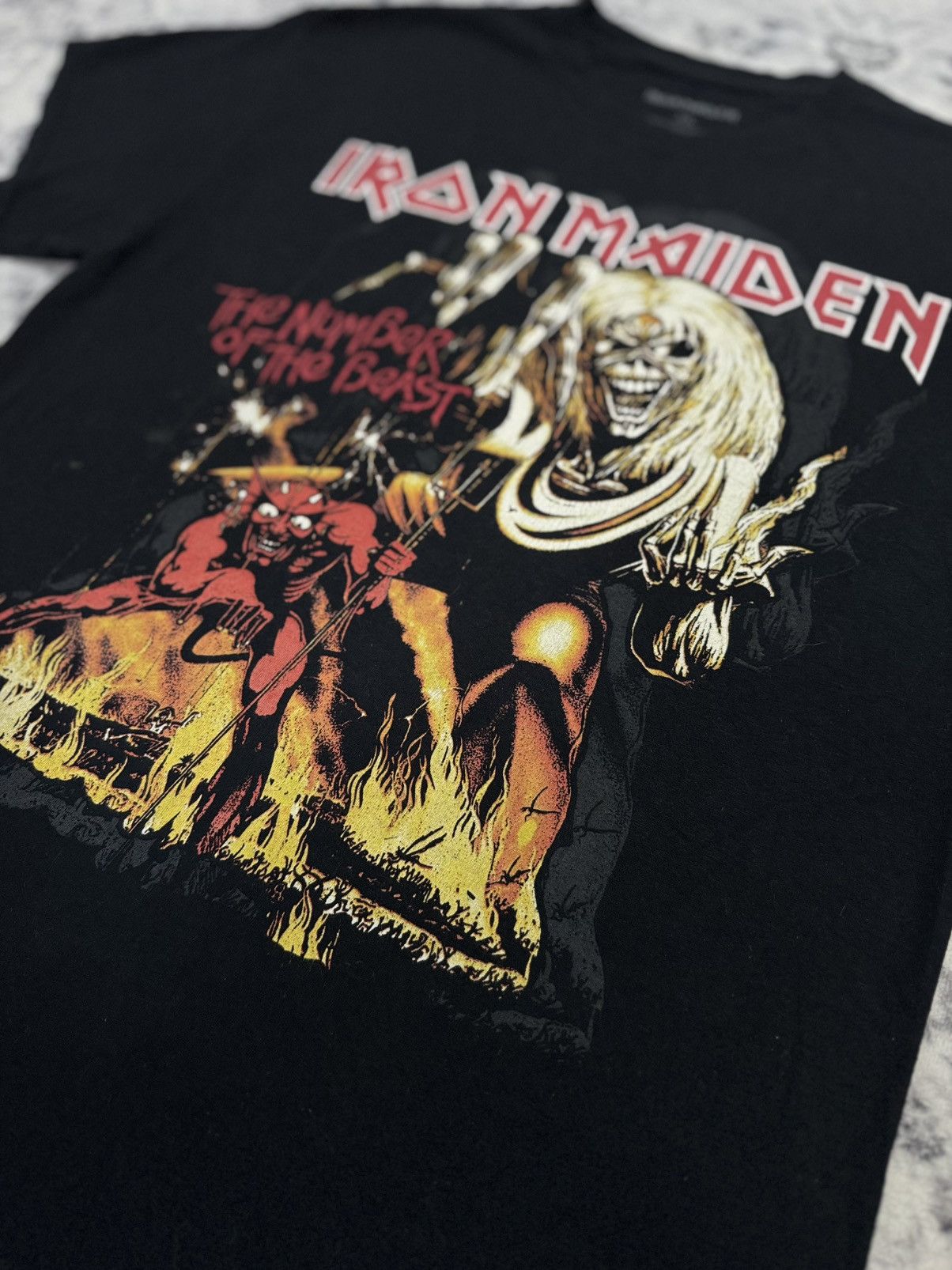 Band Tees 2022 IRON MAIDEN THE NUMBER OF THE BEAST CONCERST TOUR RETRO Size US L / EU 52-54 / 3 - 3 Thumbnail