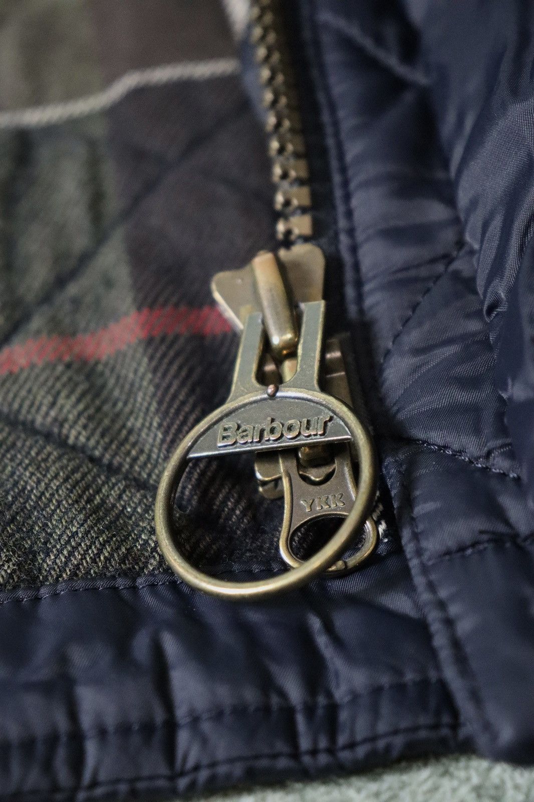 Barbour Barbour Classic Tartan Quilted Jacket Men’s M Navy Corduroy Size US M / EU 48-50 / 2 - 9 Thumbnail