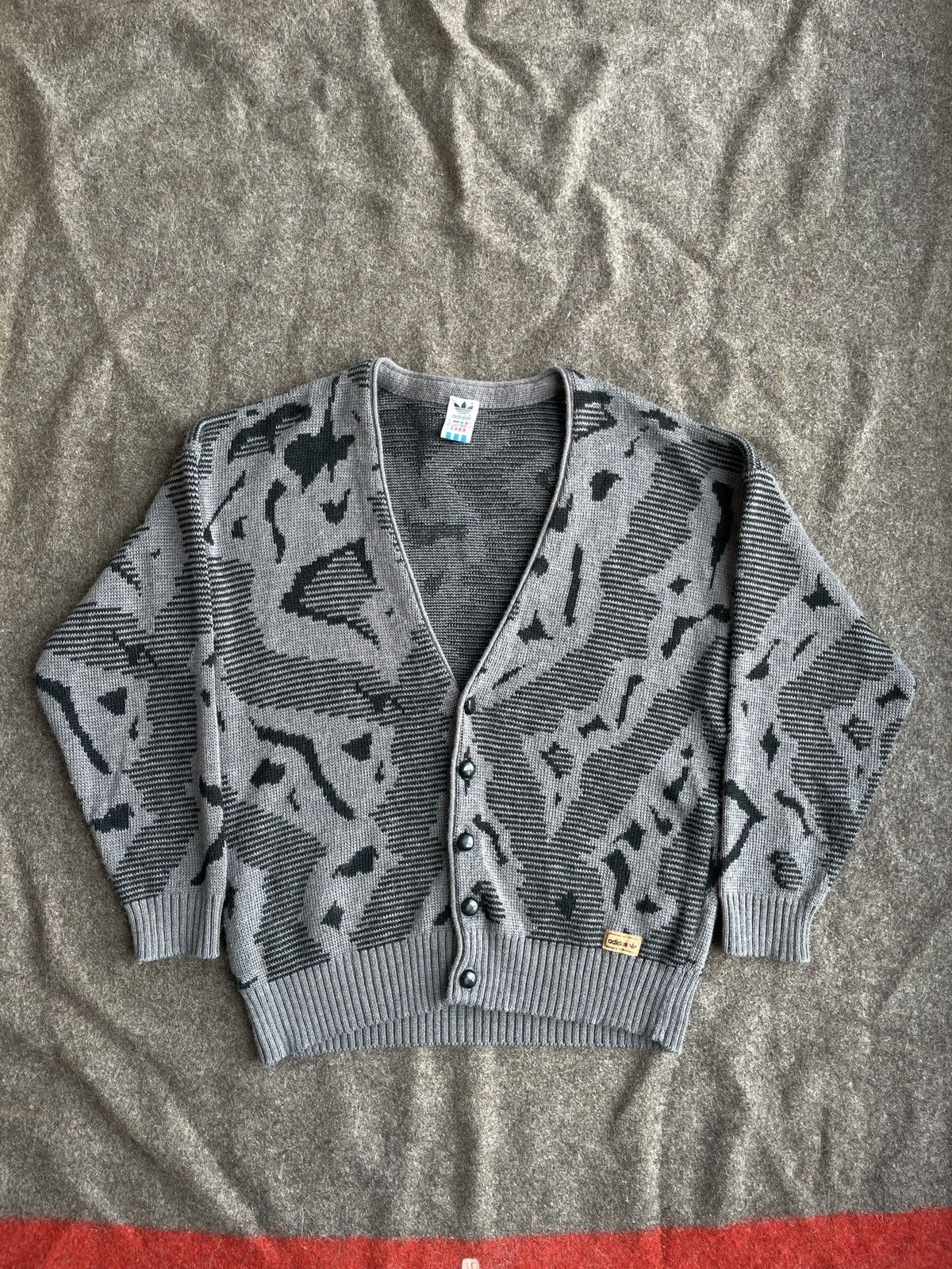 Adidas Vintage Adidas Original Cardigan Size US M / EU 48-50 / 2 - 1 Thumbnail