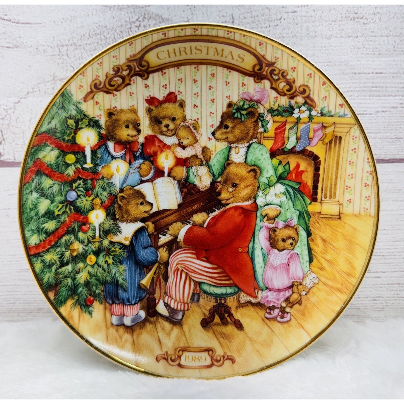 Other Avon Christmas Plate "Together for Christmas" 1989 Porcelain Size ONE SIZE - 1 Thumbnail