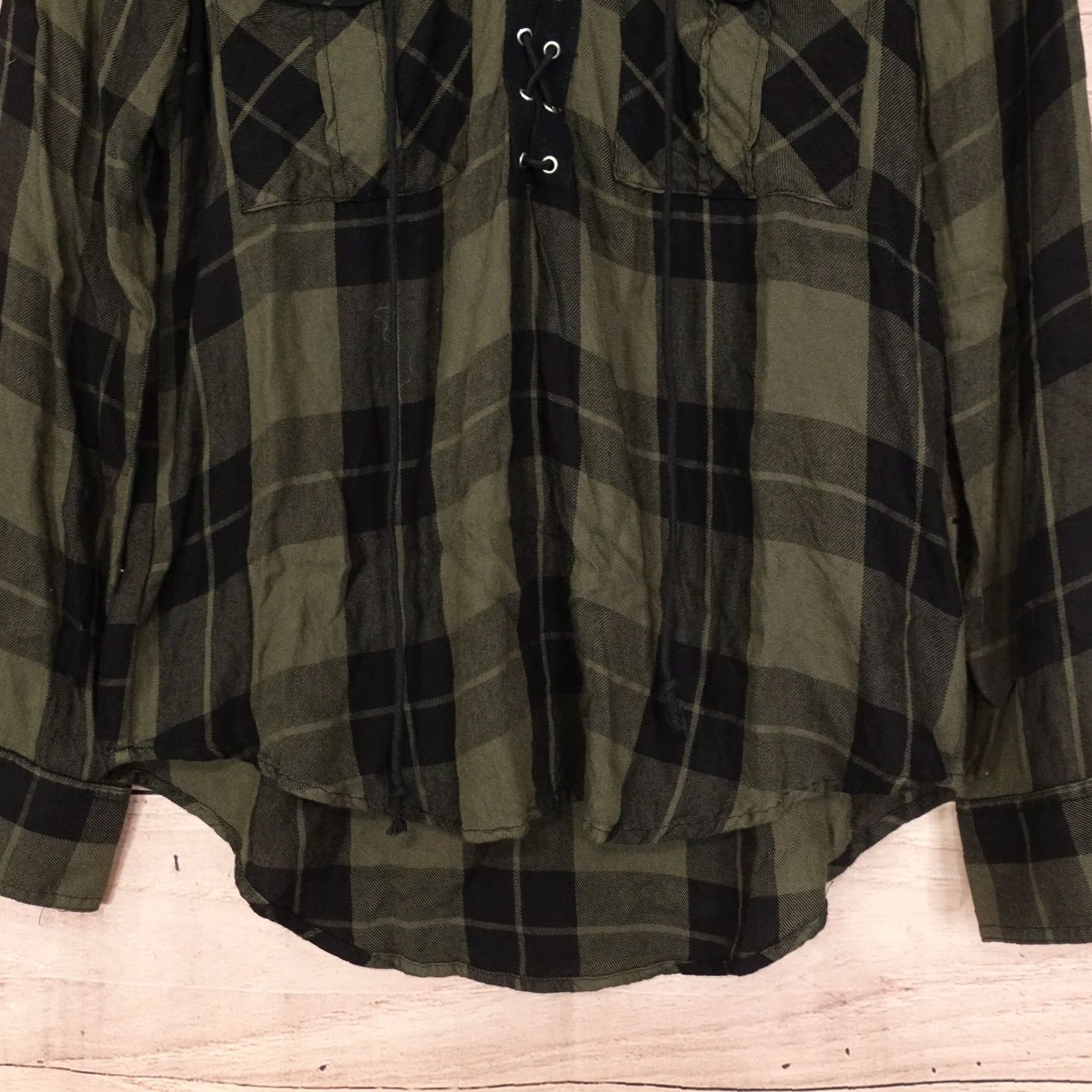 Express Express Women’s XS Green Plaid Lace-Up Long Sleeve Blouse Shirt Rayon Pockets Tunic Size XS / US 0-2 / IT 36-38 - 3 Thumbnail