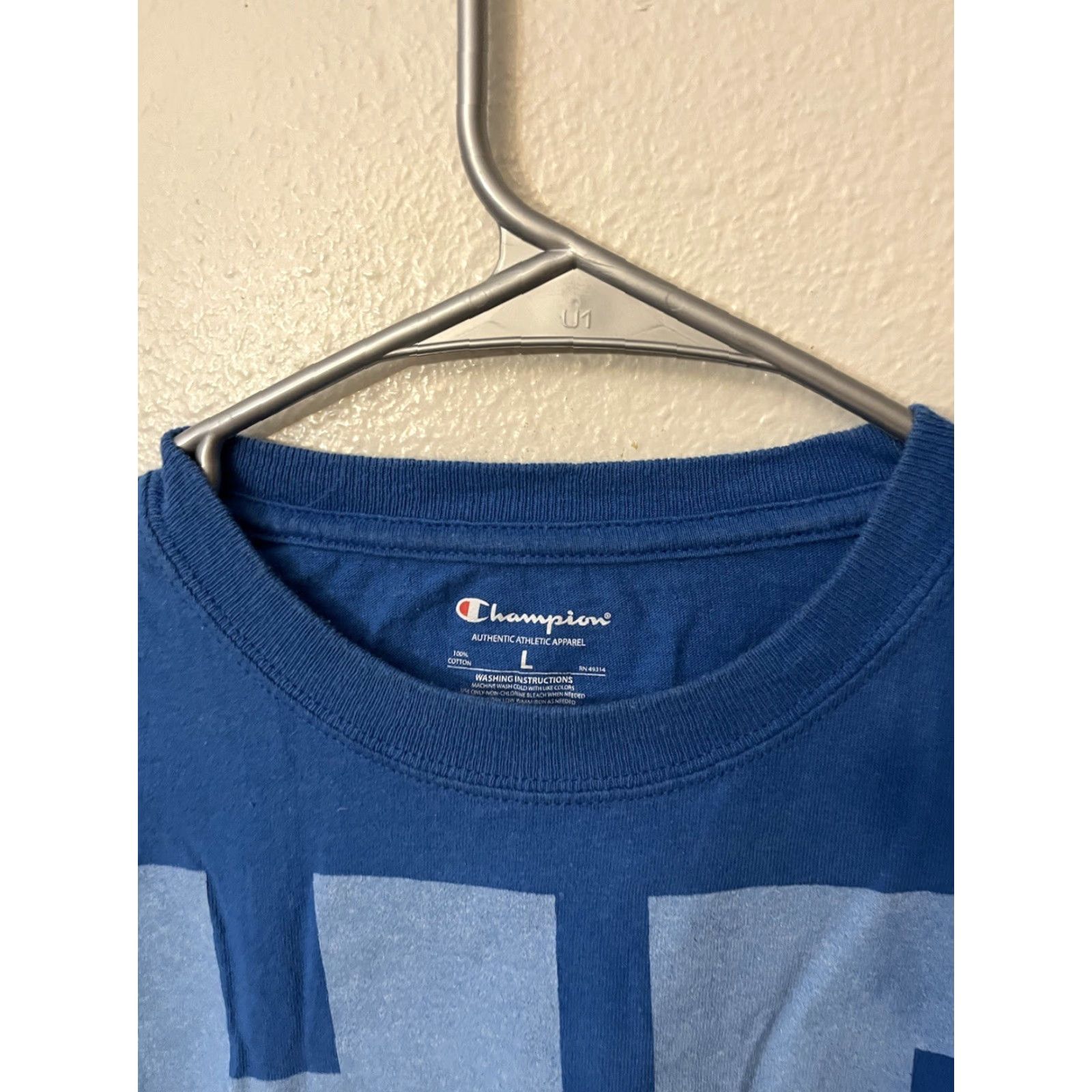 Champion VINTAGE Champion T-shirt Men Large Blue Logo Tee Short Sleeve Crew Neck Pullover Embroidered 90s Size US L / EU 52-54 / 3 - 3 Thumbnail