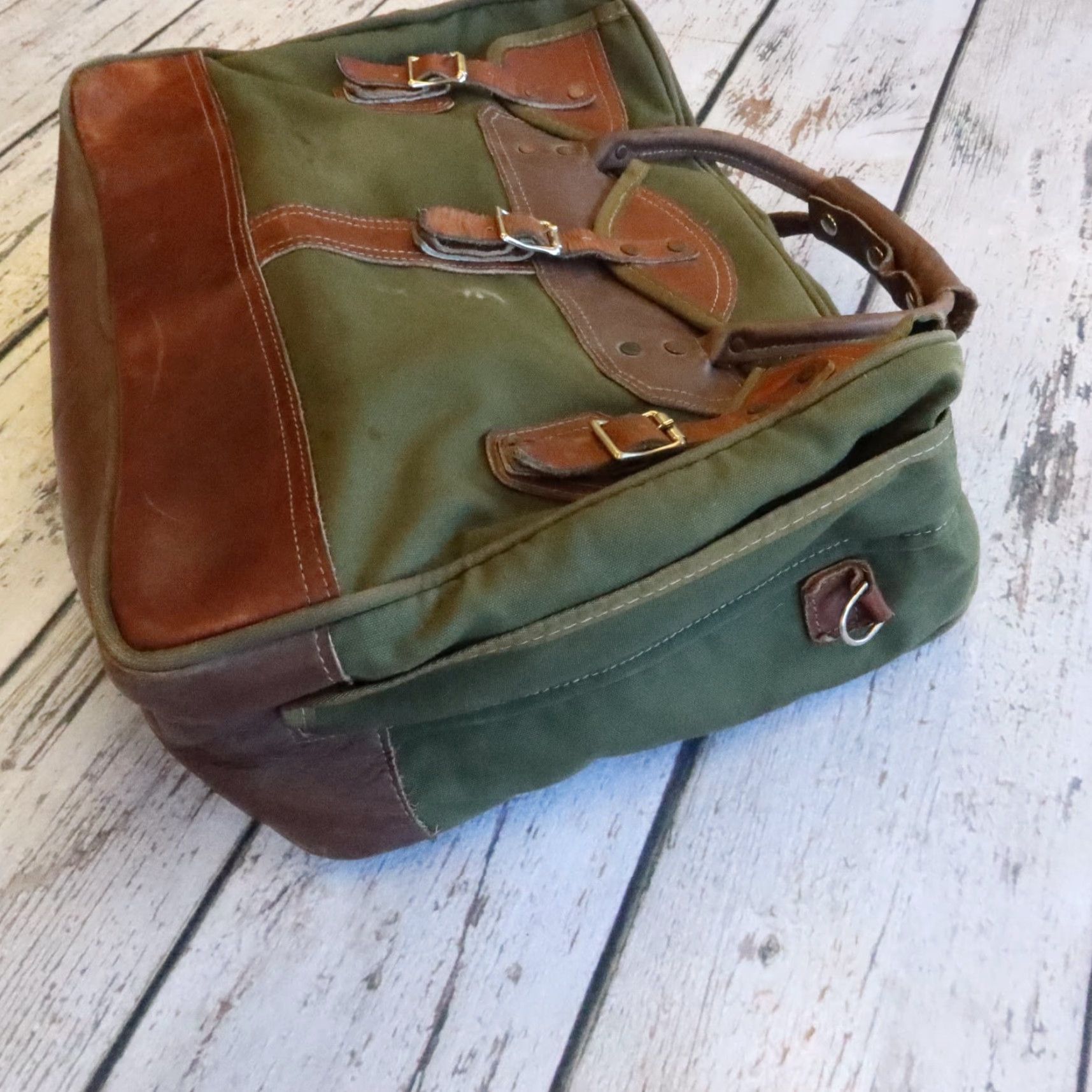 Orvis VINTAGE The Orvis Company Battenkill Leather and Green Canvas Duffle Travel Bag - Men - Green - Canvas - Bag Size ONE SIZE - 5 Thumbnail