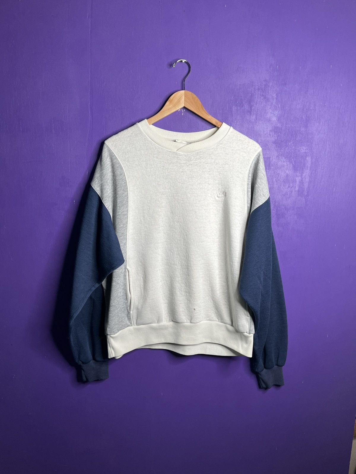 Nike × Vintage Vintage 90s Nike tri tone logo crewneck Size US XL / EU 56 / 4 - 1 Thumbnail