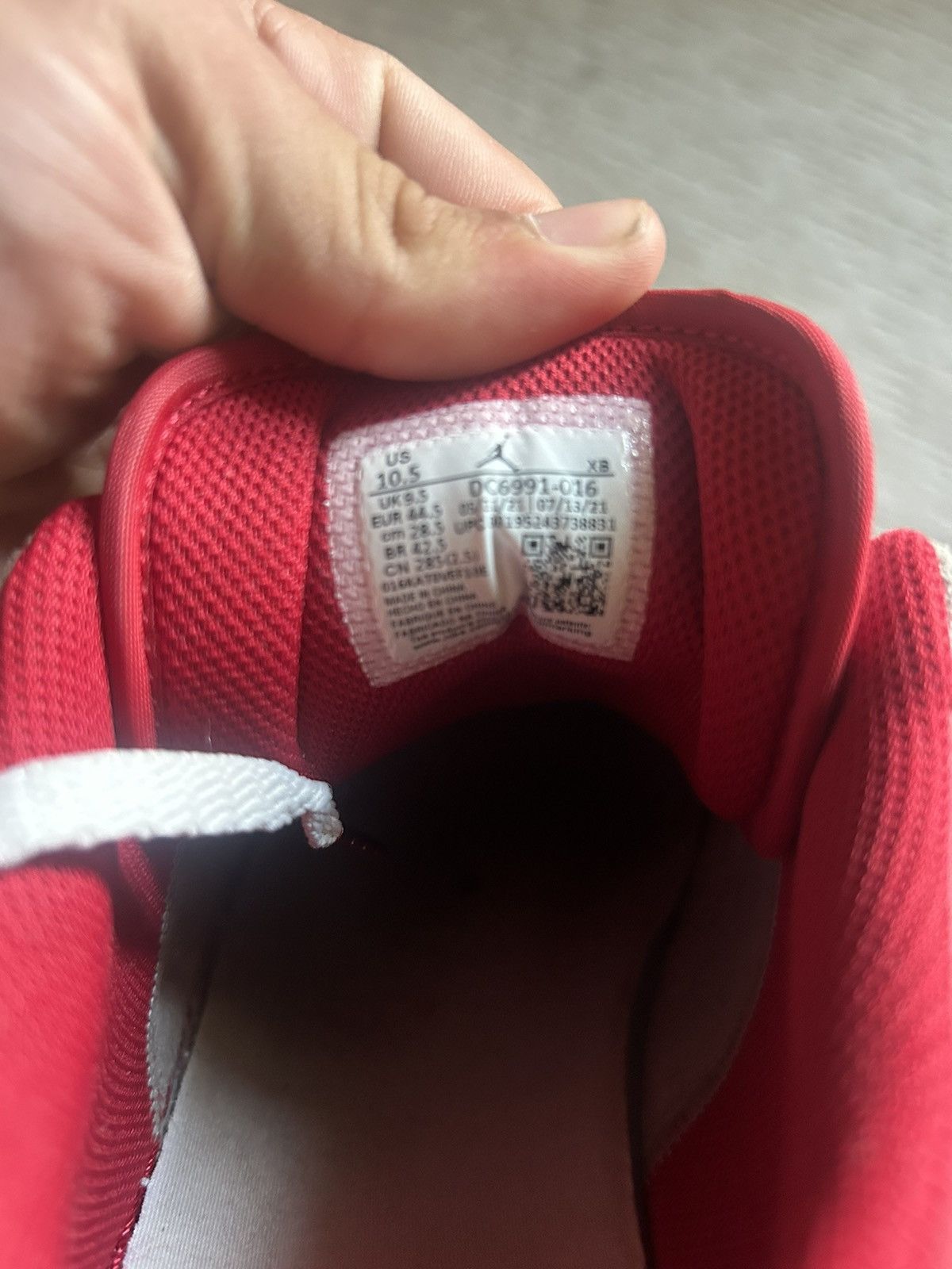 Jordan Brand Jordan 1 low se Light smoke grey Gym red Size US 10.5 / EU 43-44 - 5 Thumbnail