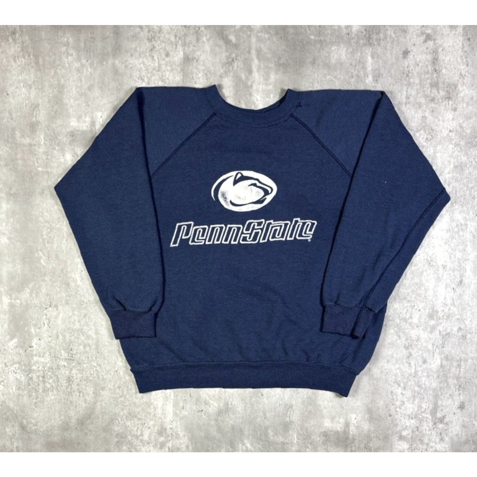 Penn VINTAGE Penn State Blue Raglin Pullover Sweatshirt Crewneck M Navy Blue University 80s 90s Graphic Print Mens Size US M / EU 48-50 / 2 - 2 Thumbnail