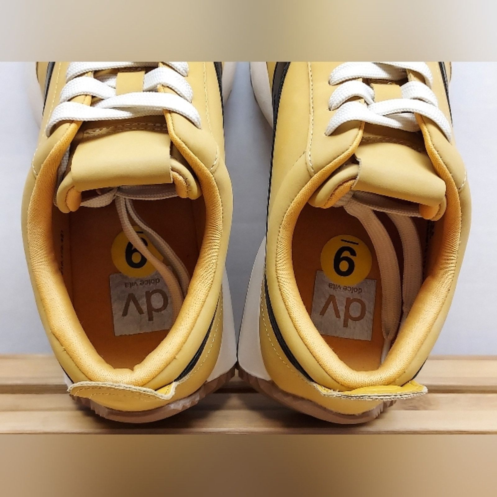 Dolce Vita Dolce Vita Womens Yellow Platform Sneaker Shoes Size 9 Size US 9 / IT 39 - 9 Thumbnail