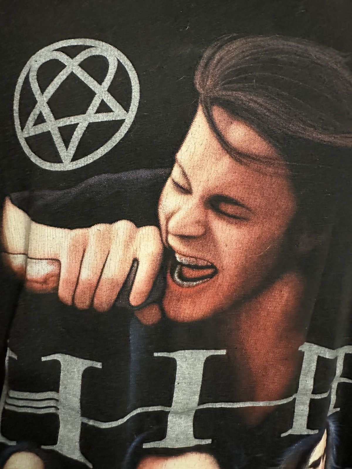 Band Tees Vintage HIM Band Tshirt 90’s Heartogram Goth Punk Grail Size US XL / EU 56 / 4 - 3 Thumbnail