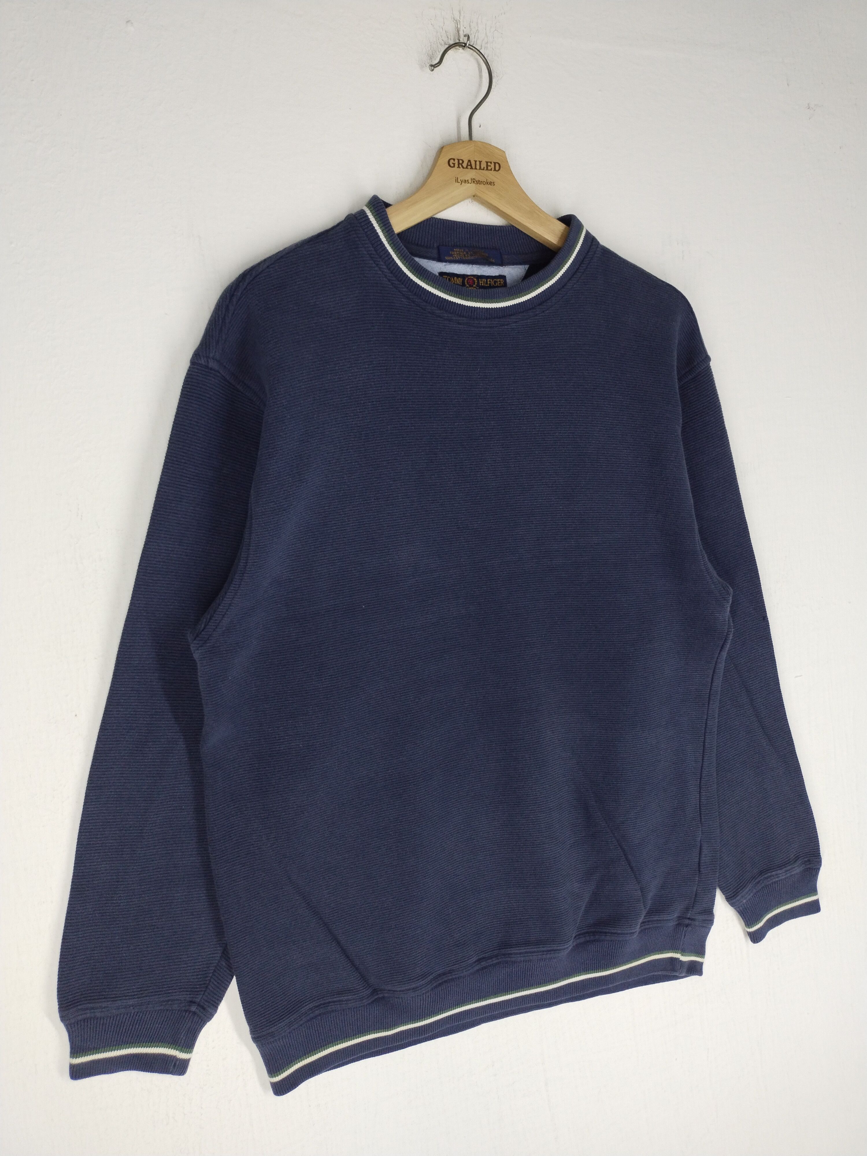 Tommy Hilfiger Vintage Plain Tommy Hilfiger Sweatshirt Size US M / EU 48-50 / 2 - 4 Thumbnail