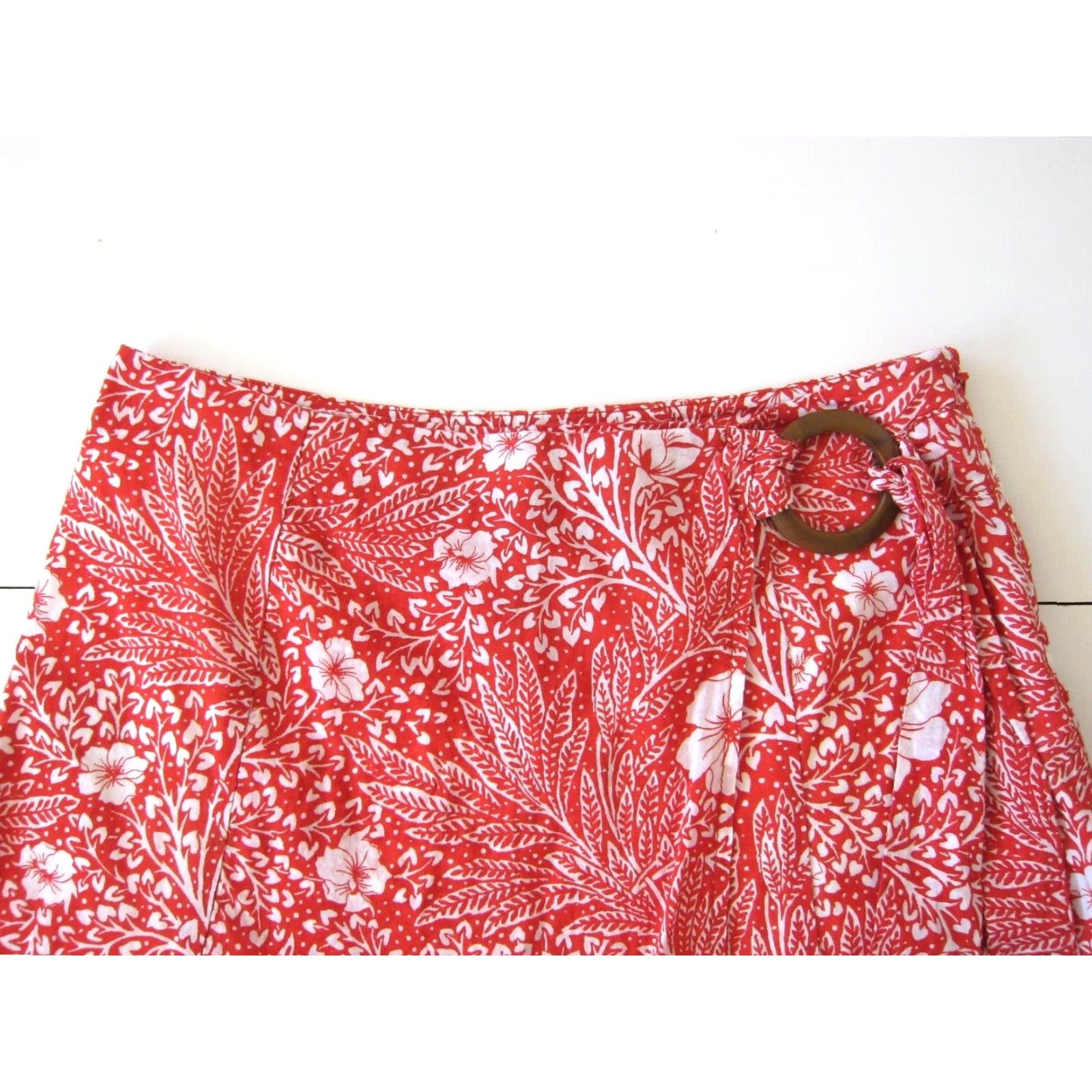 Ann Taylor Ann Taylor Skirt Women 6 Red Cotton Floral Lined A-Line Zip Wrap Knee Length Size 28" / US 6 / IT 42 - 3 Thumbnail