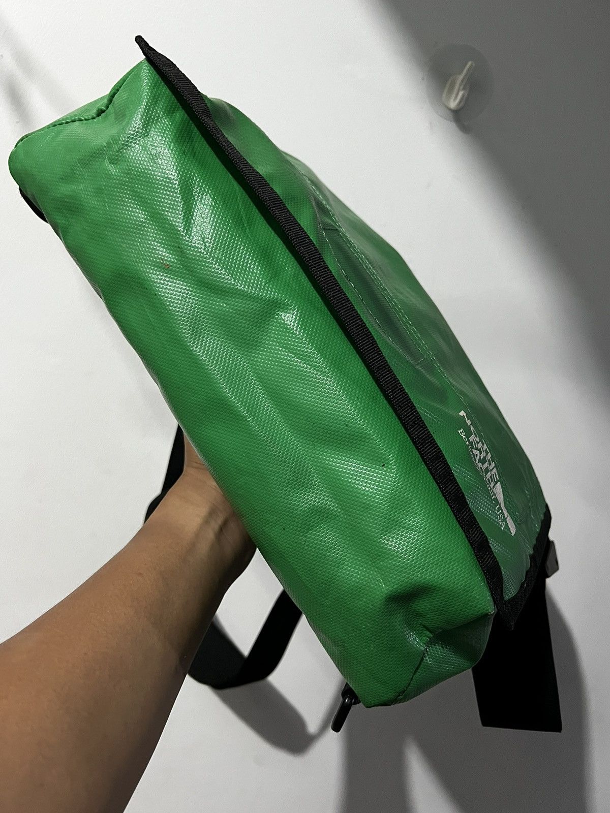 The North Face The North Face Waterproof Green Tarpaulin Messenger Bag Size ONE SIZE - 6 Thumbnail