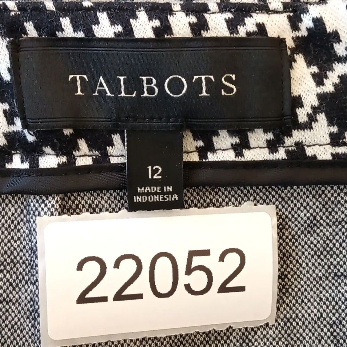 Talbots Talbots Skirt 12 Black Plaid Knee Length Pencil Slit Size 34" / US 12 / IT 48 - 7 Thumbnail
