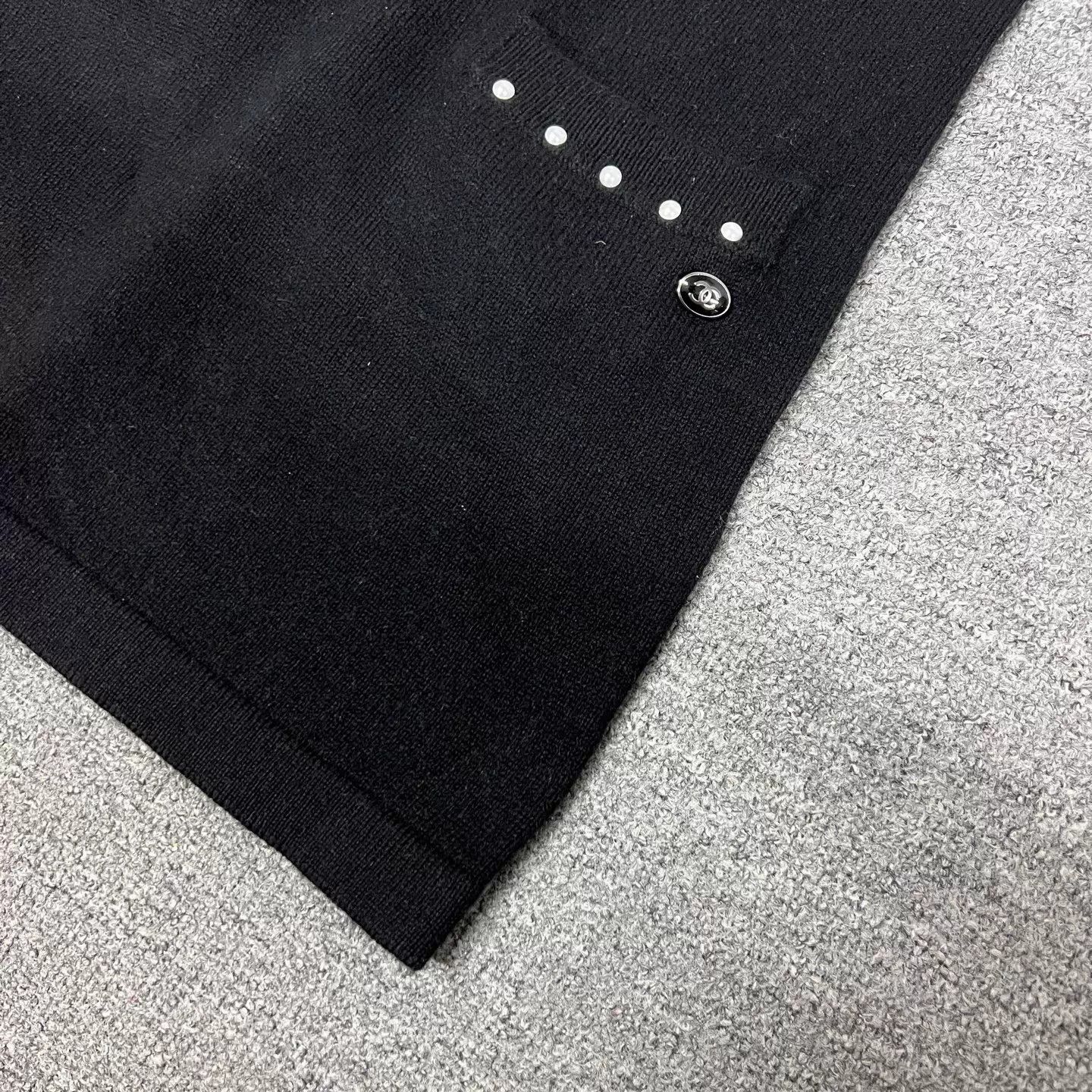 Chanel Chanel Enamel Button Pearl S/S Cashmere-Cotton Dress 34 99N Size XS / US 0-2 / IT 36-38 - 4 Thumbnail