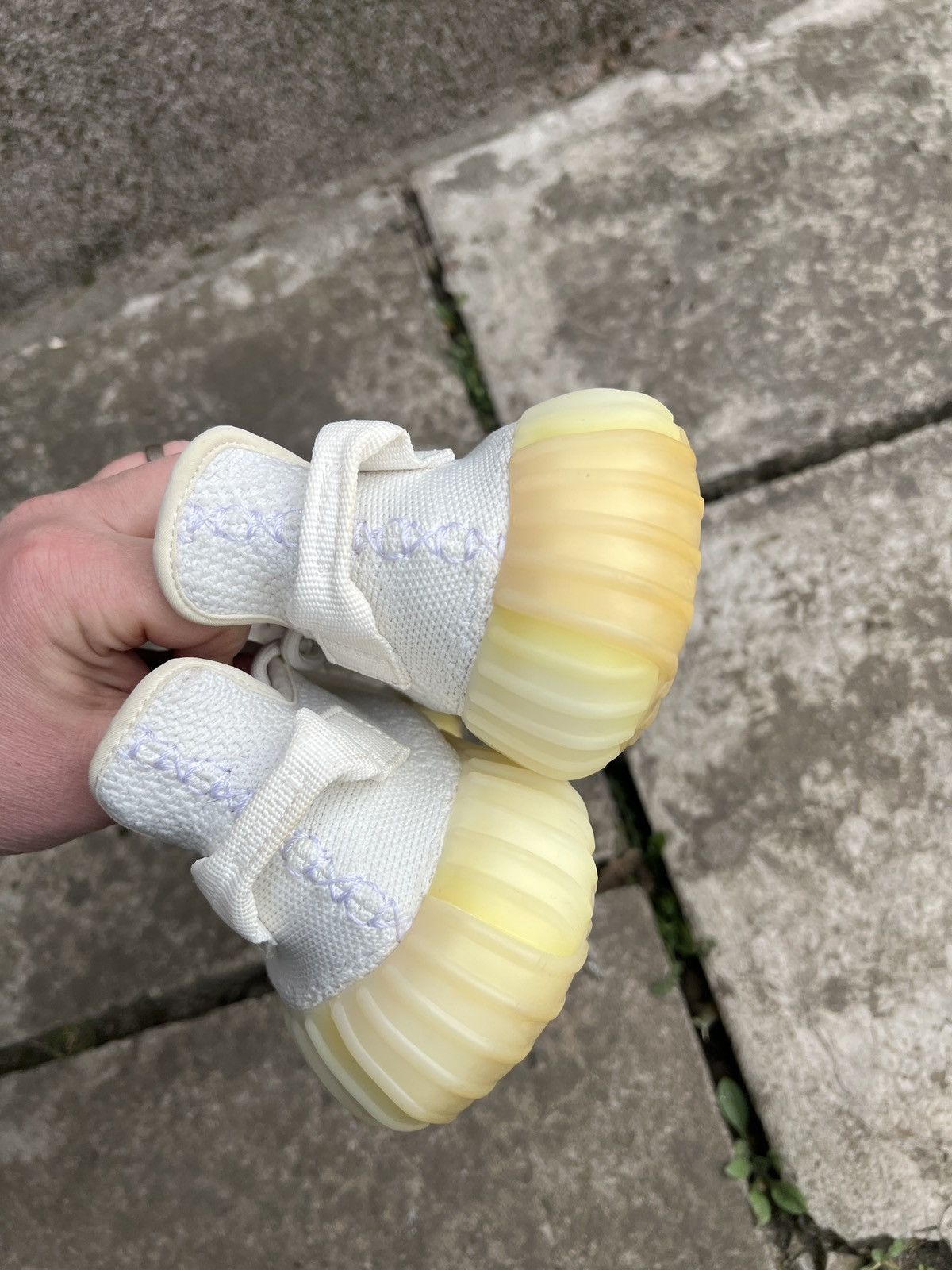 Adidas Adidas Yeezy Boost 350 V2 Cream Triple White Size US 8.5 / EU 41-42 - 3 Thumbnail