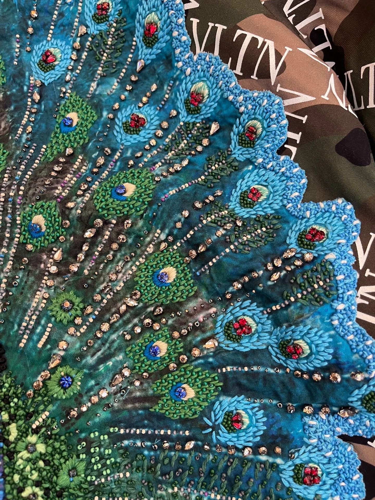 Valentino Valentino Runway Logo Peacock Beaded M 185/96A Jacket Size US M / EU 48-50 / 2 - 5 Thumbnail