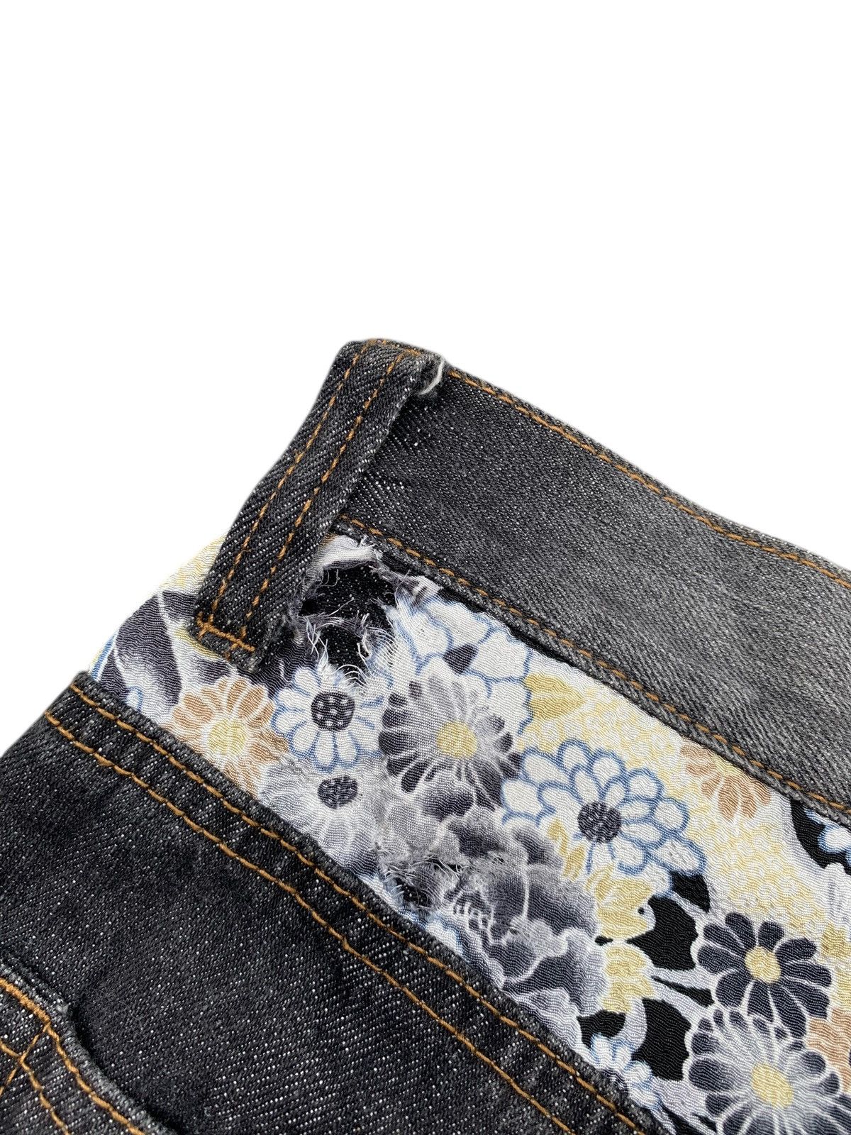 Karakuri Tamashii JAPANESE DOMINATE FISH KOI EMBROIDERED LIKE KARAKURI DENIM Size US 33 - 21 Thumbnail