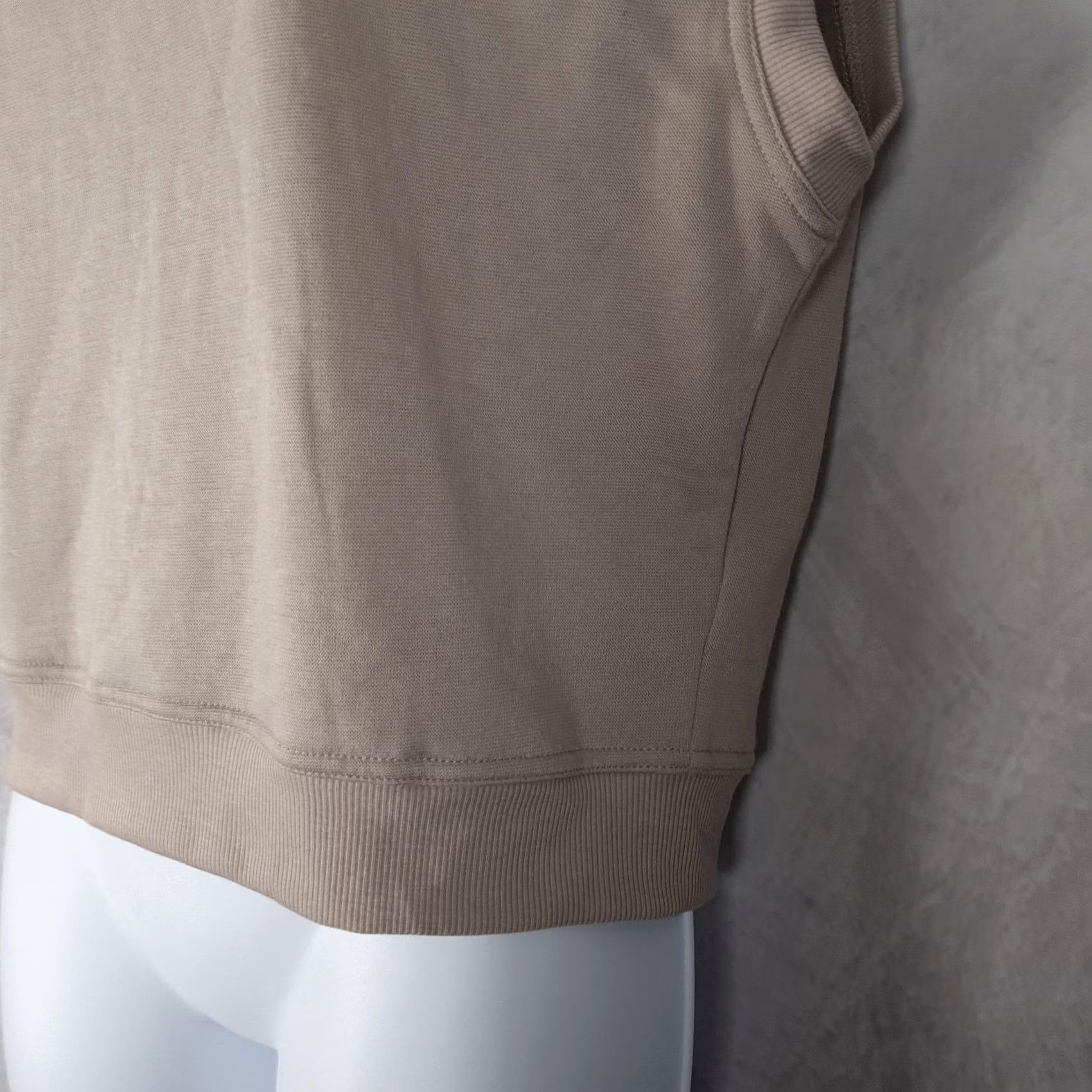 Anthropologie Maeve by Anthropologie Sweater Vest Womens XS Beige Bow Back Knit Sleeveless Crew Neck Casual Layering Size XS / US 0-2 / IT 36-38 - 4 Thumbnail