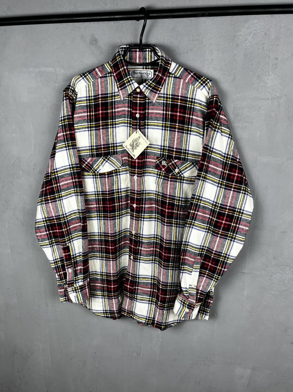 Burberry Burberrys mens button shirt size L vintage Size US L / EU 52-54 / 3 - 1 Thumbnail